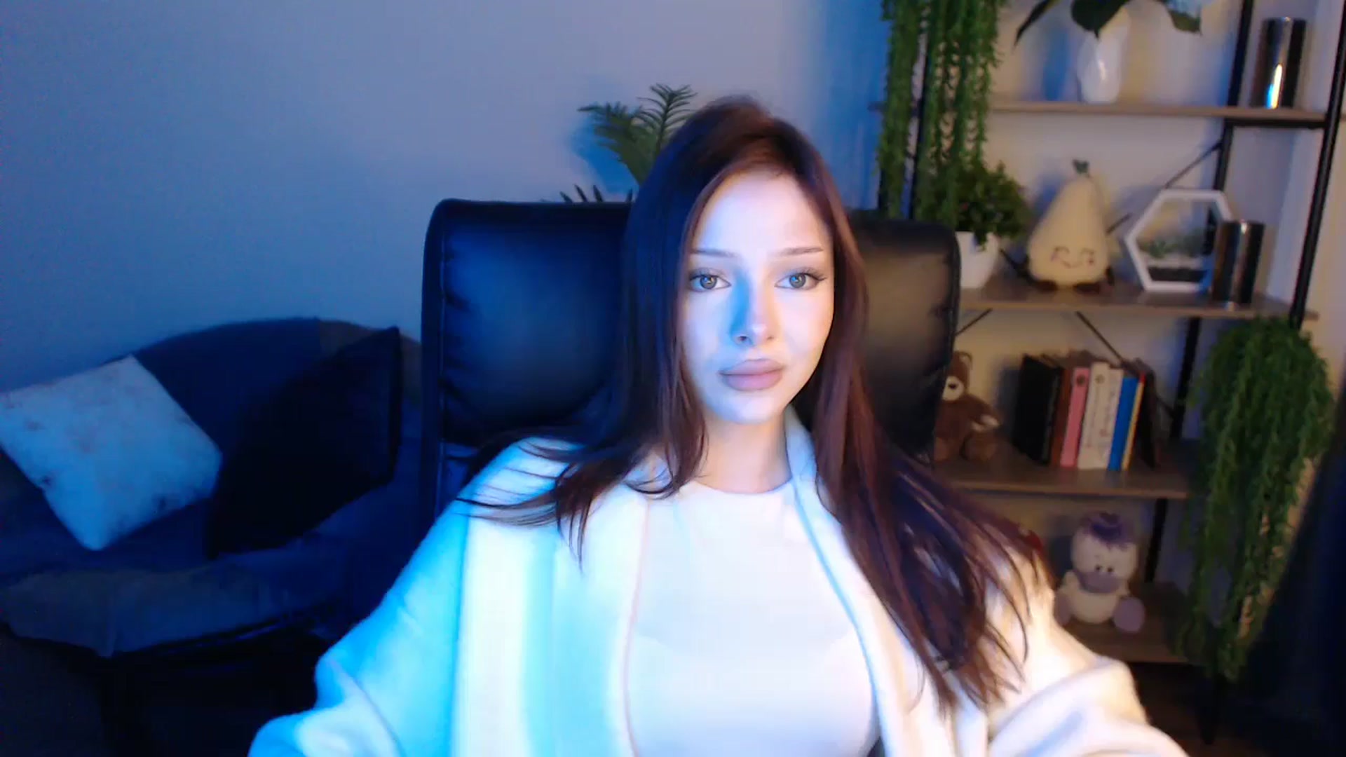 Gallery image thumbnail from KateManelli's myfreecams stream on, 04/22/2025, 11:00 image 8 of 20