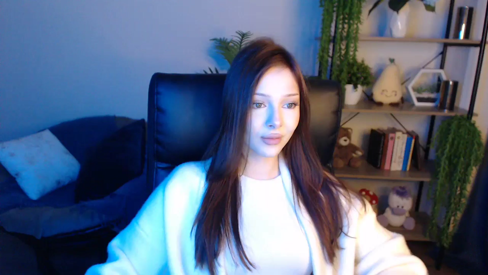 Gallery image thumbnail from KateManelli's myfreecams stream on, 04/22/2025, 11:00 image 10 of 20