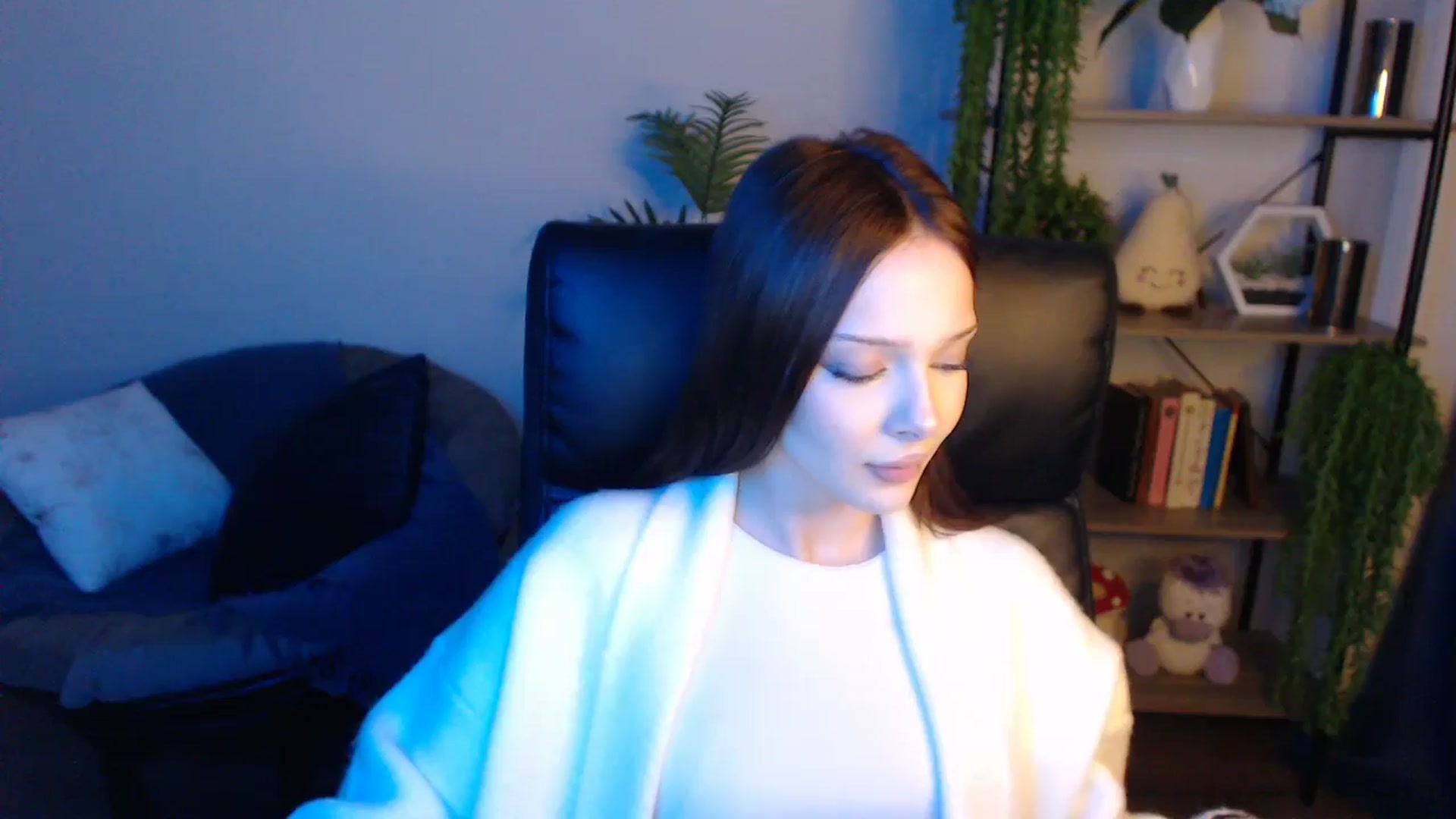 Gallery image thumbnail from KateManelli's myfreecams stream on, 04/22/2025, 11:49 image 11 of 20