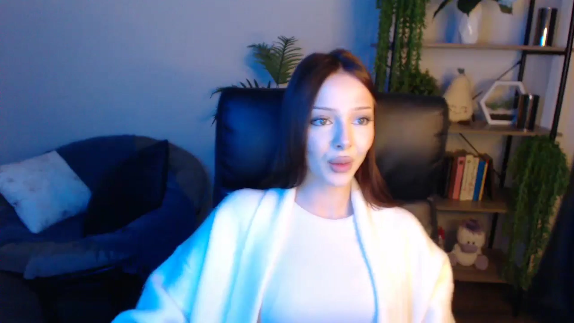 Gallery image thumbnail from KateManelli's myfreecams stream on, 04/22/2025, 11:49 image 15 of 20