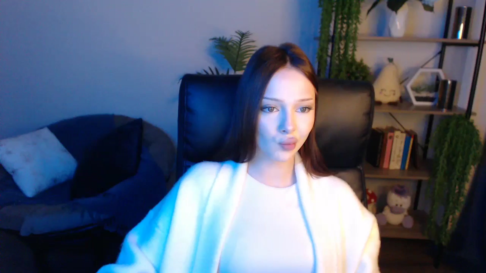 Gallery image thumbnail from KateManelli's myfreecams stream on, 04/22/2025, 11:49 image 16 of 20