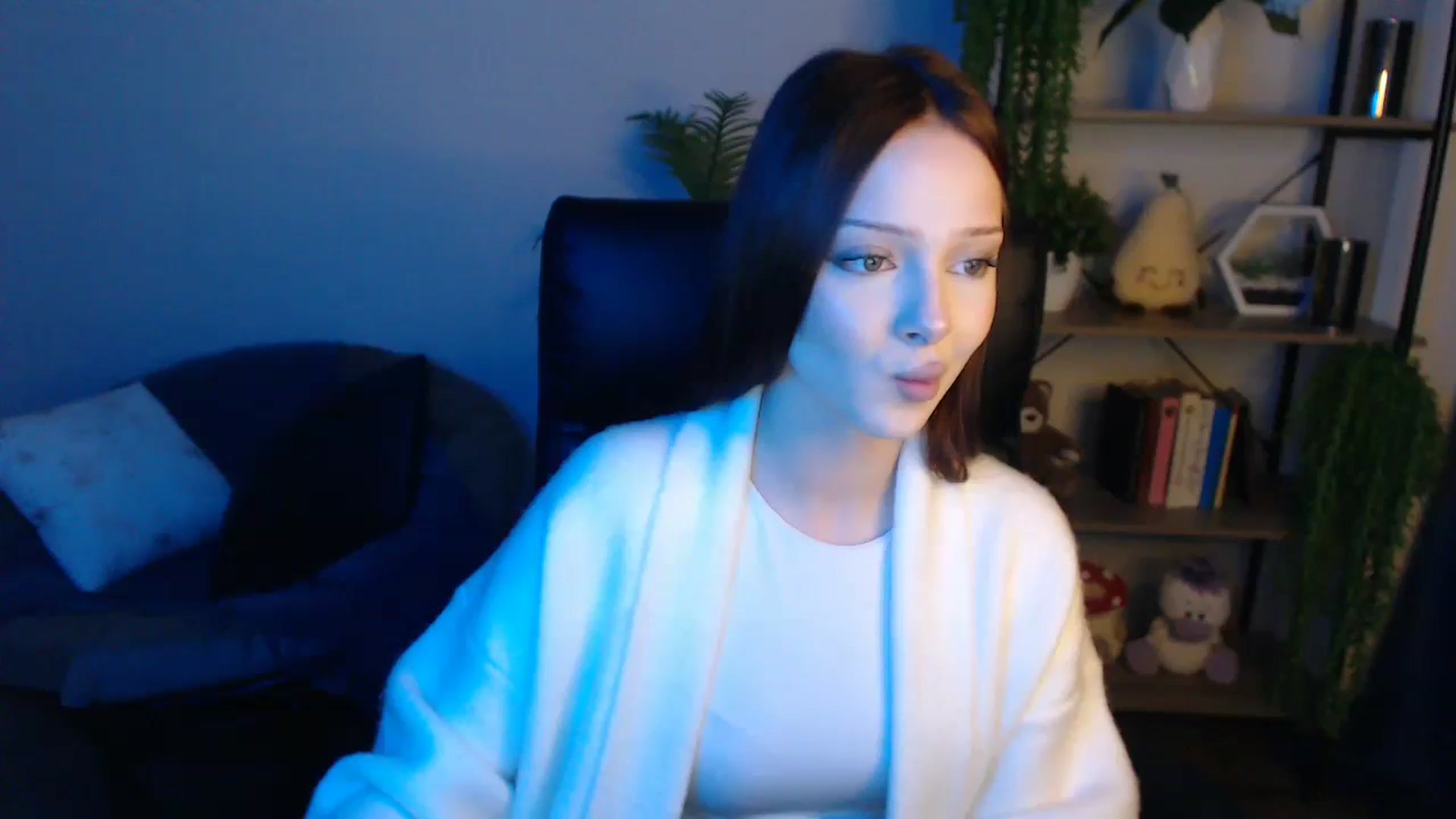 Gallery image thumbnail from KateManelli's myfreecams stream on, 04/22/2025, 11:49 image 4 of 20