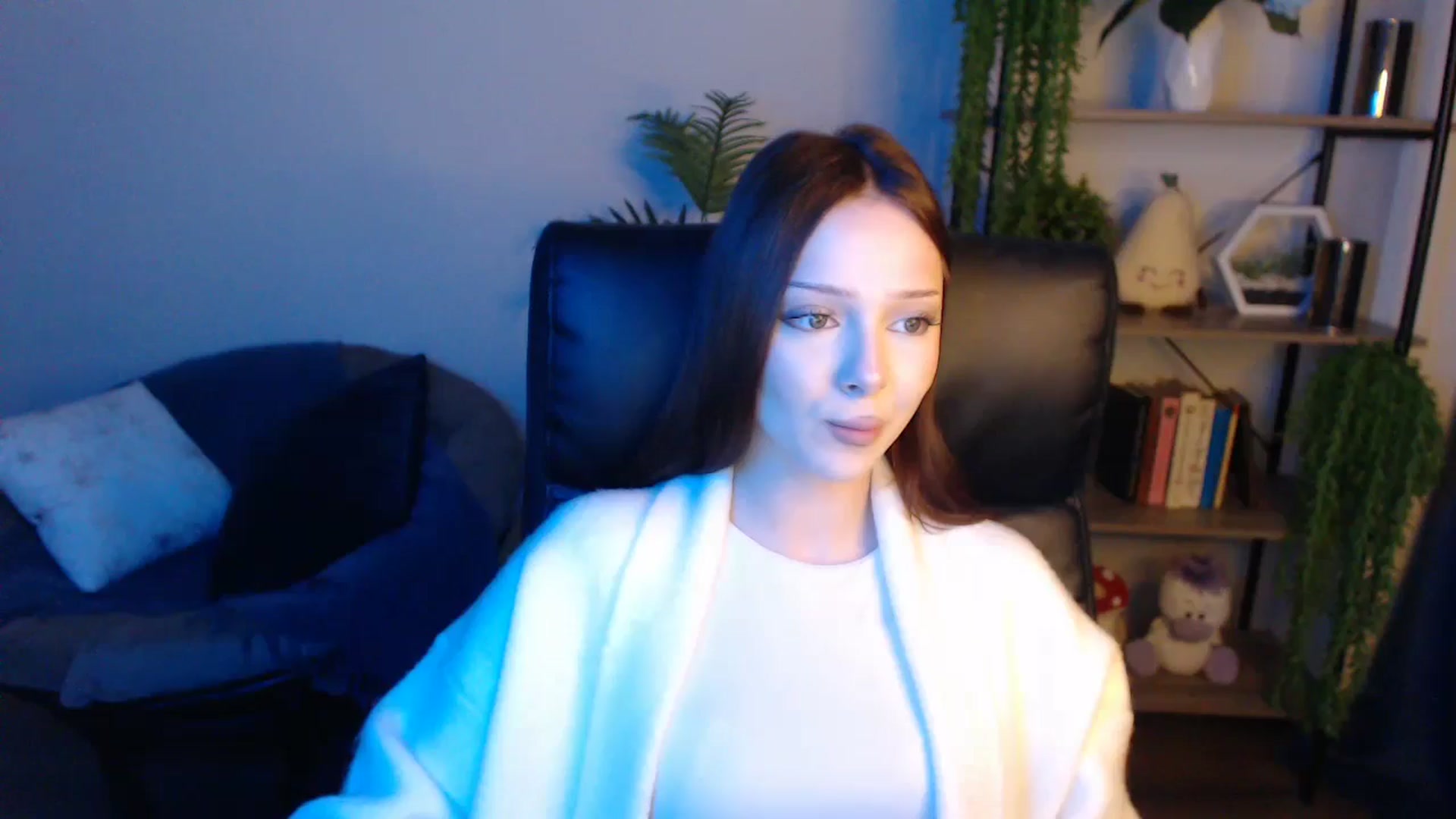 Gallery image thumbnail from KateManelli's myfreecams stream on, 04/22/2025, 11:49 image 12 of 20