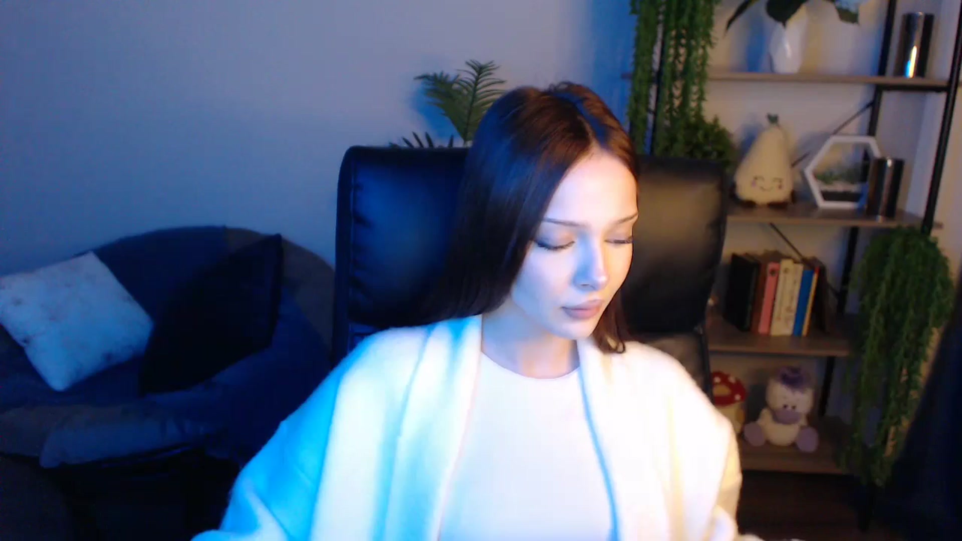 Gallery image thumbnail from KateManelli's myfreecams stream on, 04/22/2025, 11:49 image 9 of 20