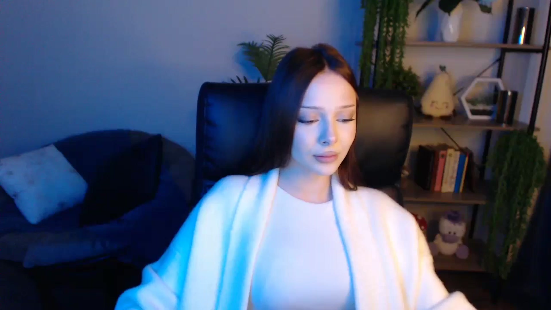 Gallery image thumbnail from KateManelli's myfreecams stream on, 04/22/2025, 11:49 image 6 of 20