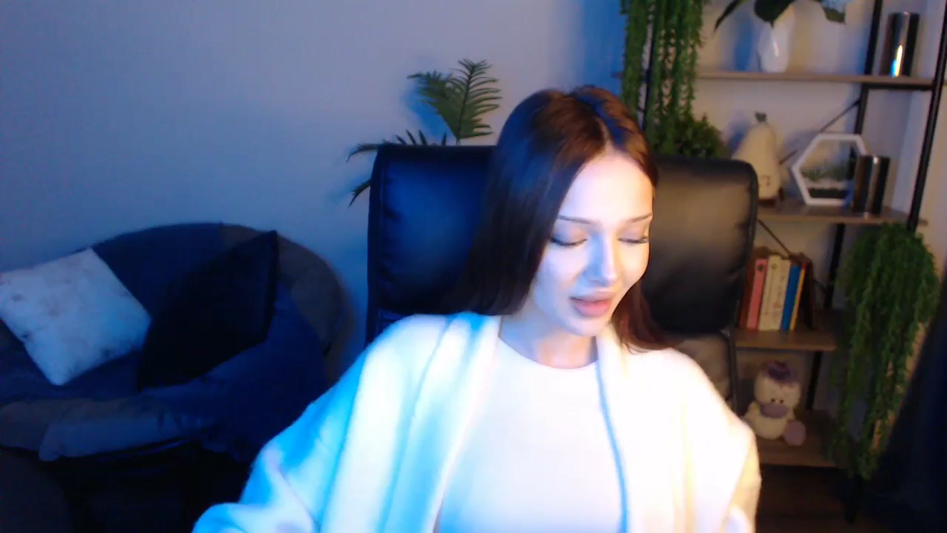 Gallery image thumbnail from KateManelli's myfreecams stream on, 04/22/2025, 11:49 image 14 of 20
