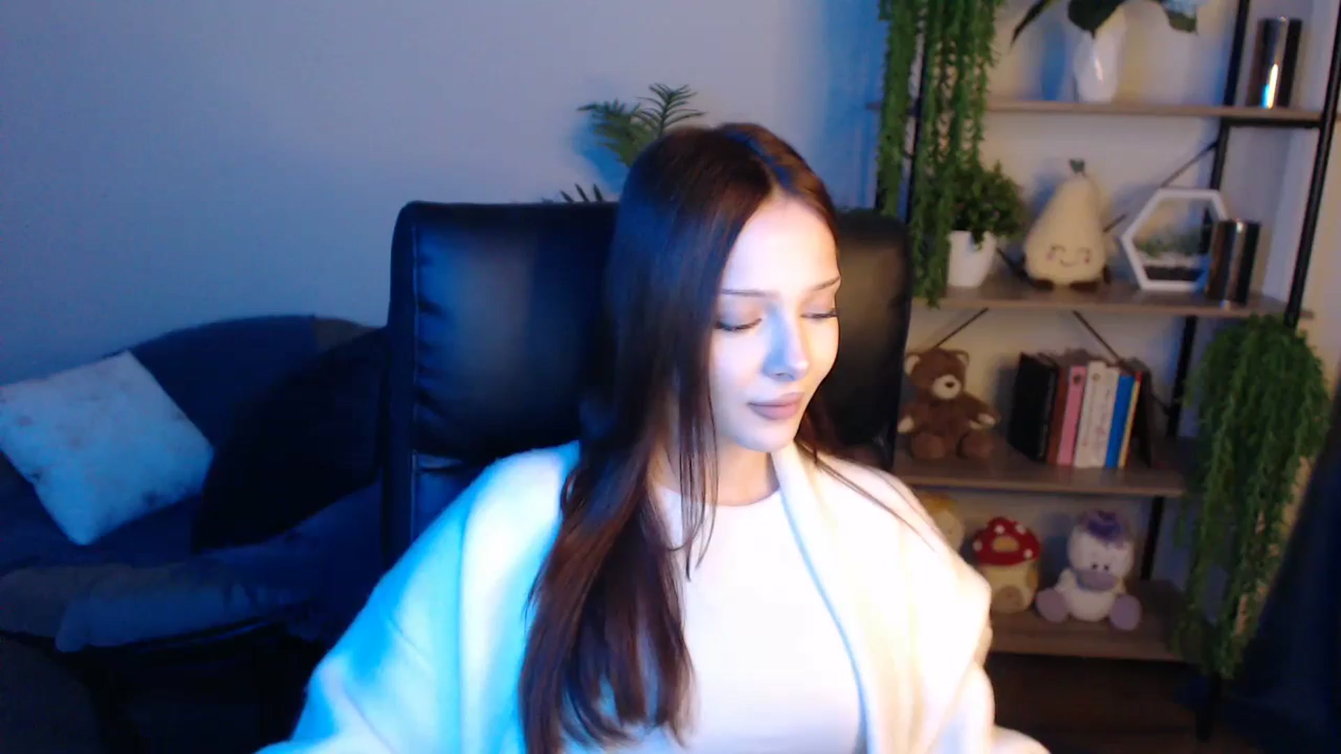 Gallery image thumbnail from KateManelli's myfreecams stream on, 04/22/2025, 12:23 image 16 of 20