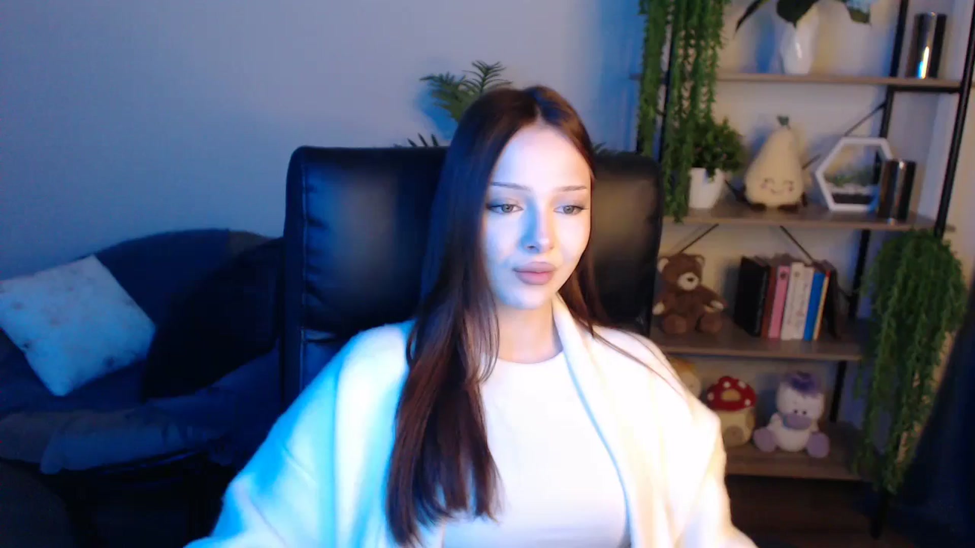 Gallery image thumbnail from KateManelli's myfreecams stream on, 04/22/2025, 12:23 image 17 of 20