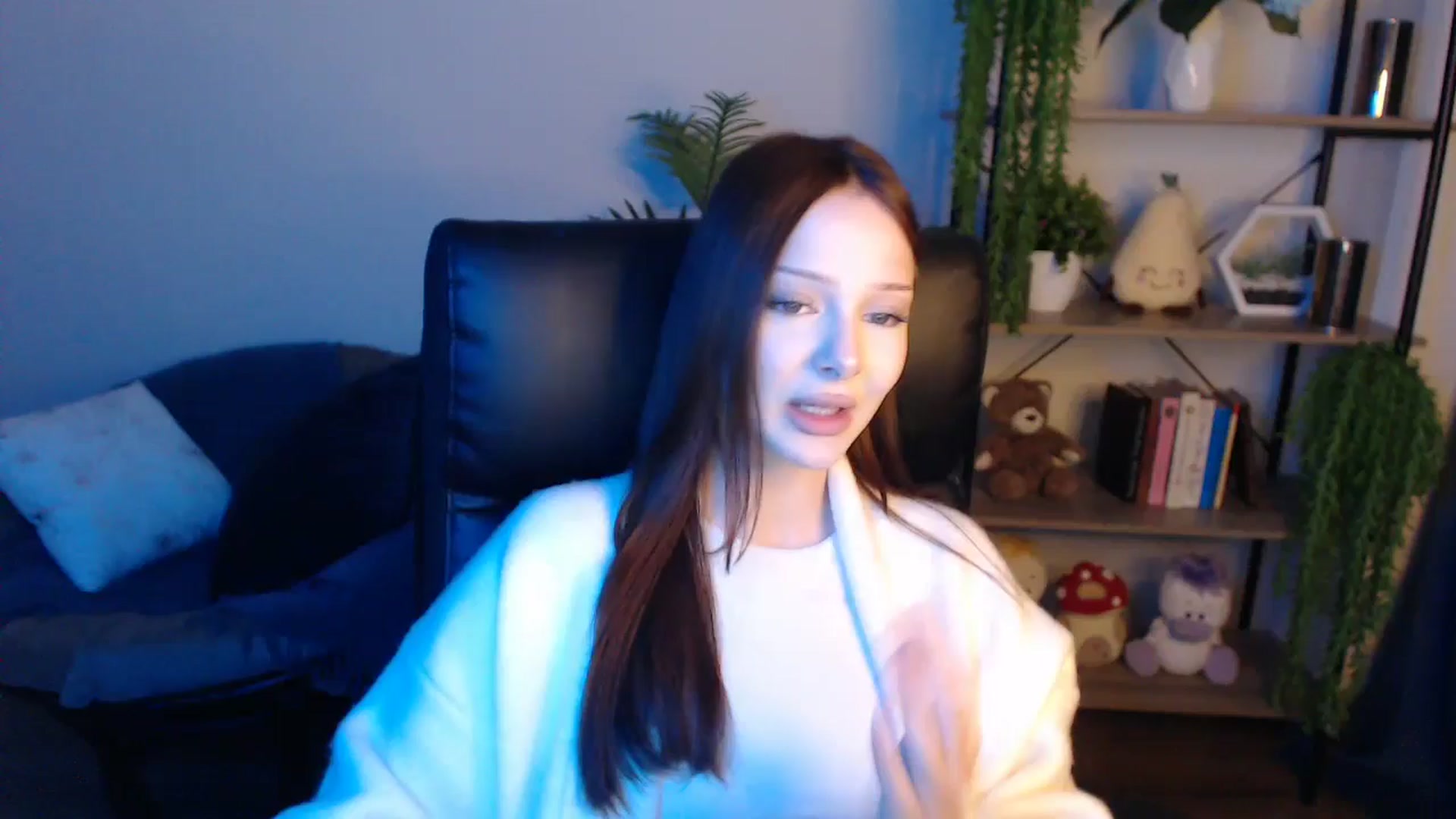 Gallery image thumbnail from KateManelli's myfreecams stream on, 04/22/2025, 12:23 image 15 of 20