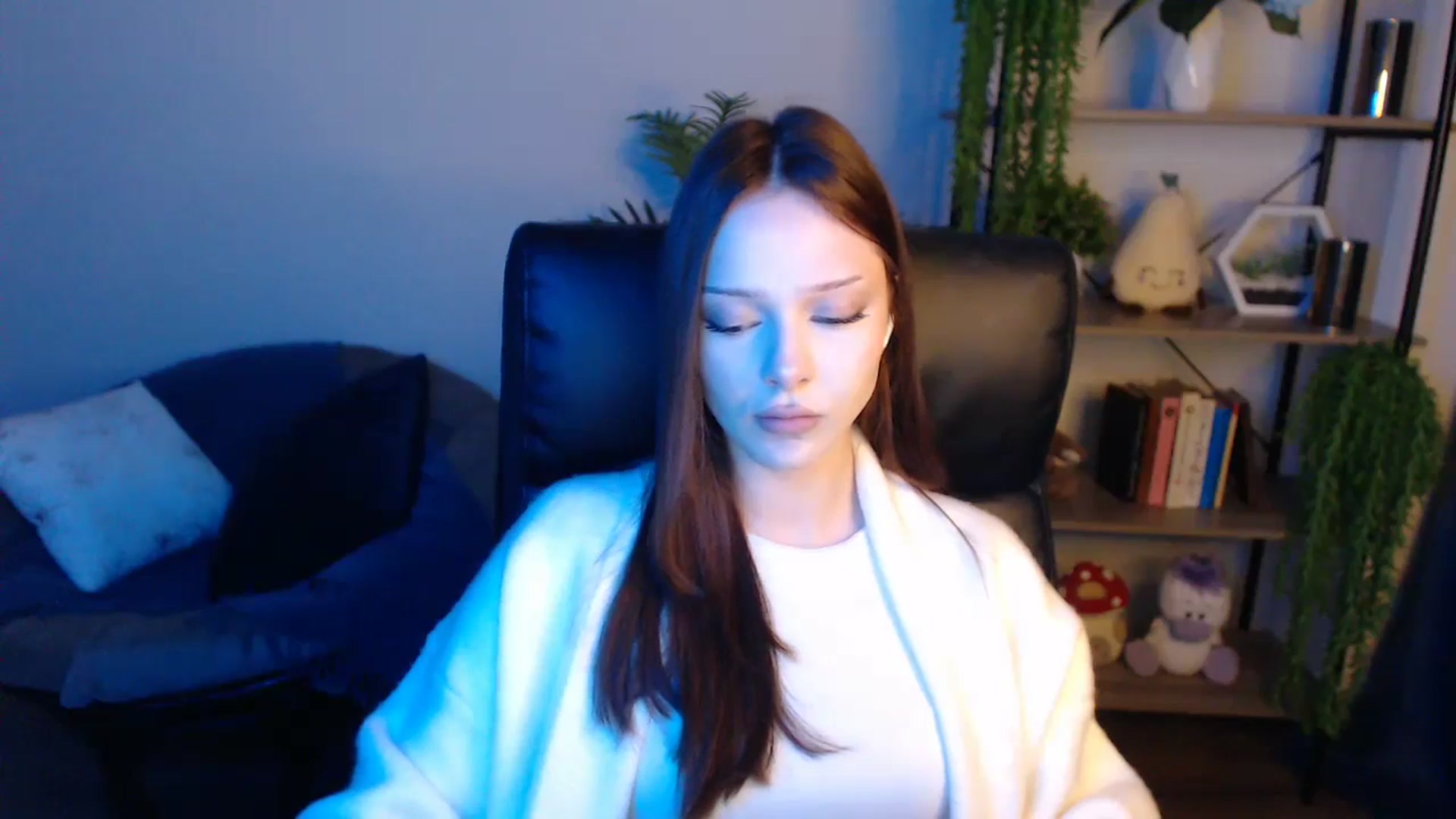 Gallery image thumbnail from KateManelli's myfreecams stream on, 04/22/2025, 12:47 image 18 of 20