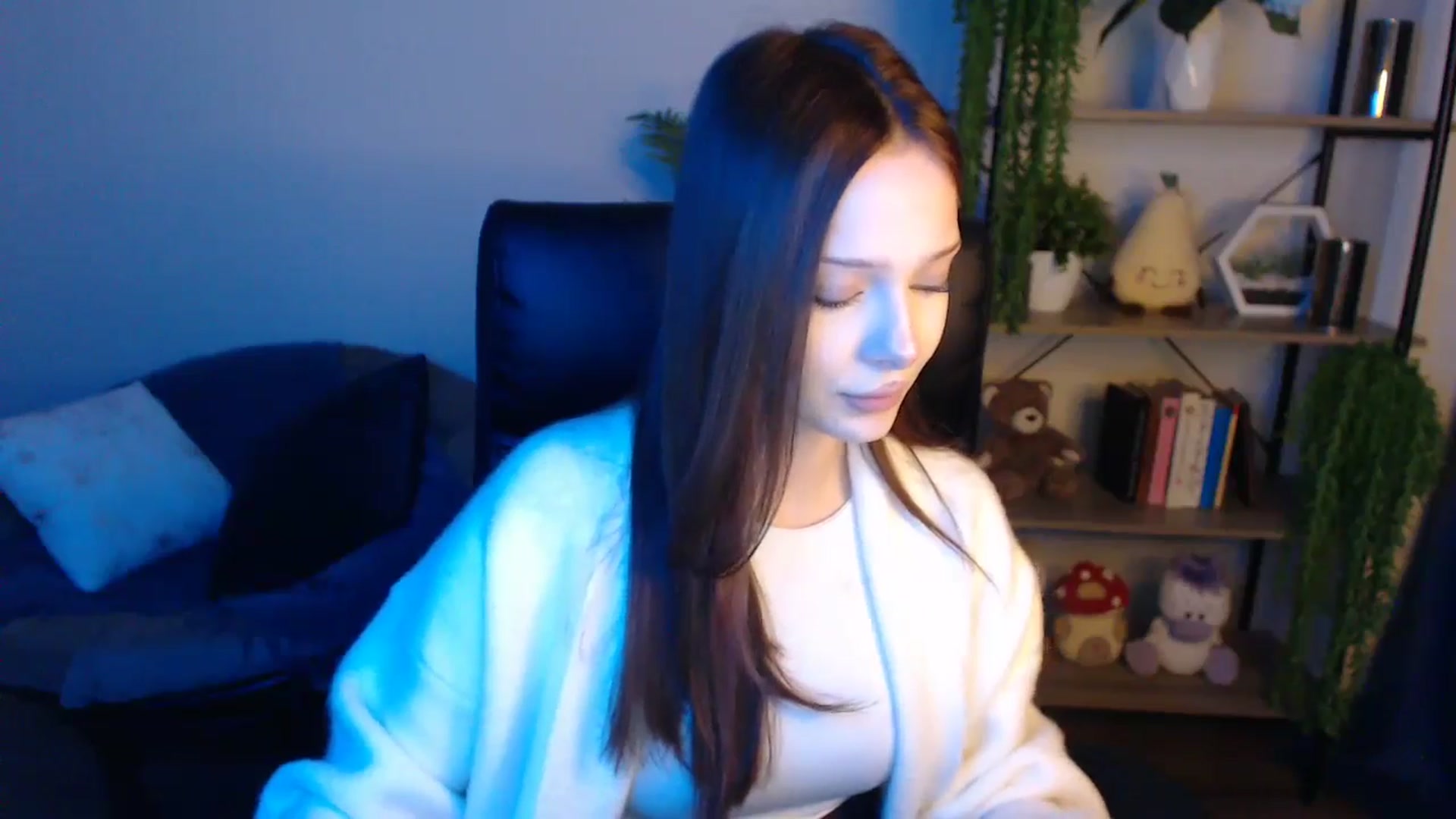 Gallery image thumbnail from KateManelli's myfreecams stream on, 04/22/2025, 12:47 image 8 of 20