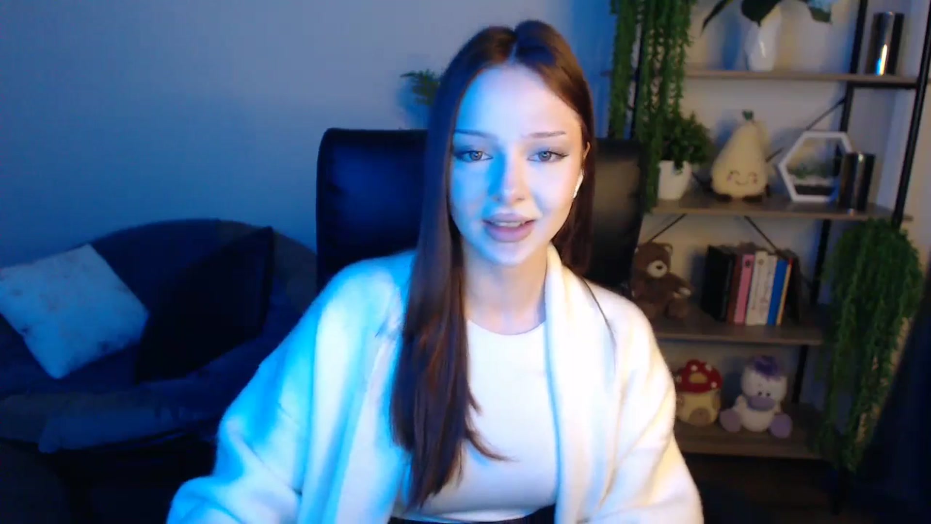 Gallery image thumbnail from KateManelli's myfreecams stream on, 04/22/2025, 12:47 image 10 of 20