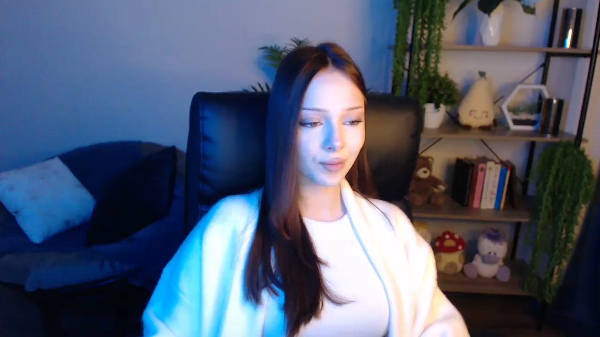 Gallery image thumbnail from KateManelli's myfreecams stream on, 04/22/2025, 12:47 image 17 of 20
