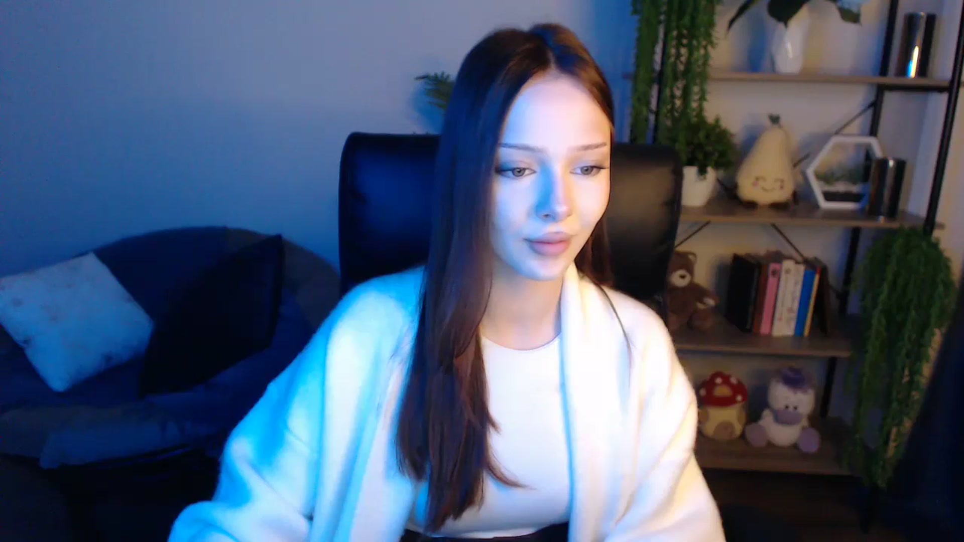 Gallery image thumbnail from KateManelli's myfreecams stream on, 04/22/2025, 12:47 image 12 of 20