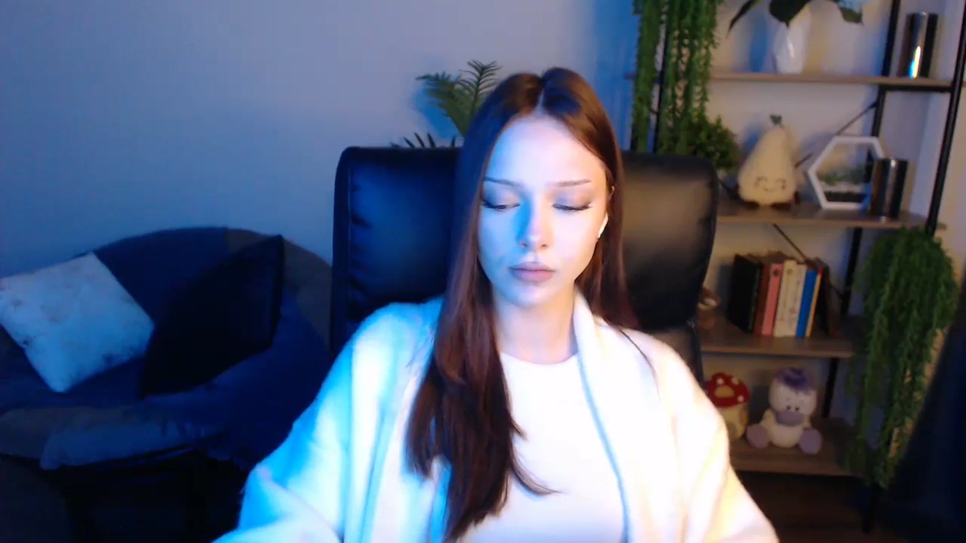 Gallery image thumbnail from KateManelli's myfreecams stream on, 04/22/2025, 12:47 image 14 of 20