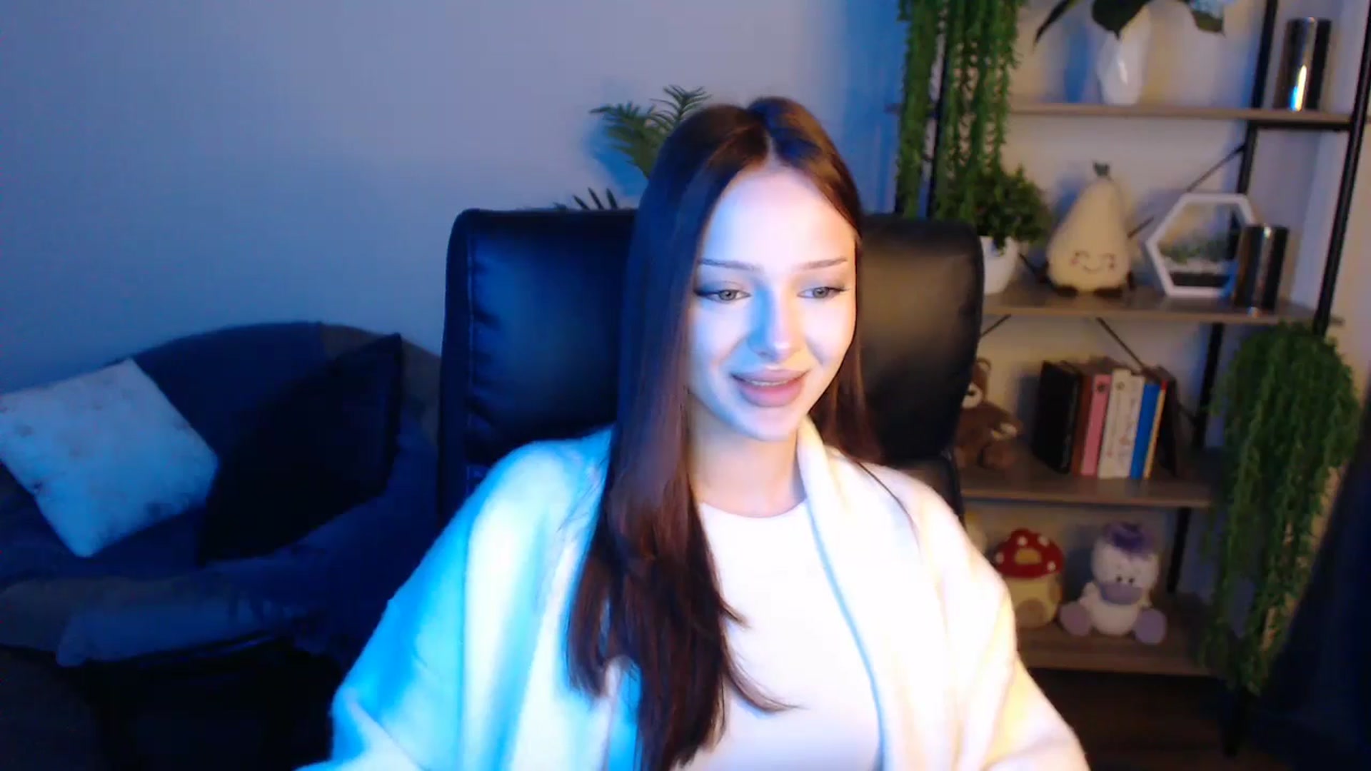Gallery image thumbnail from KateManelli's myfreecams stream on, 04/22/2025, 12:47 image 13 of 20