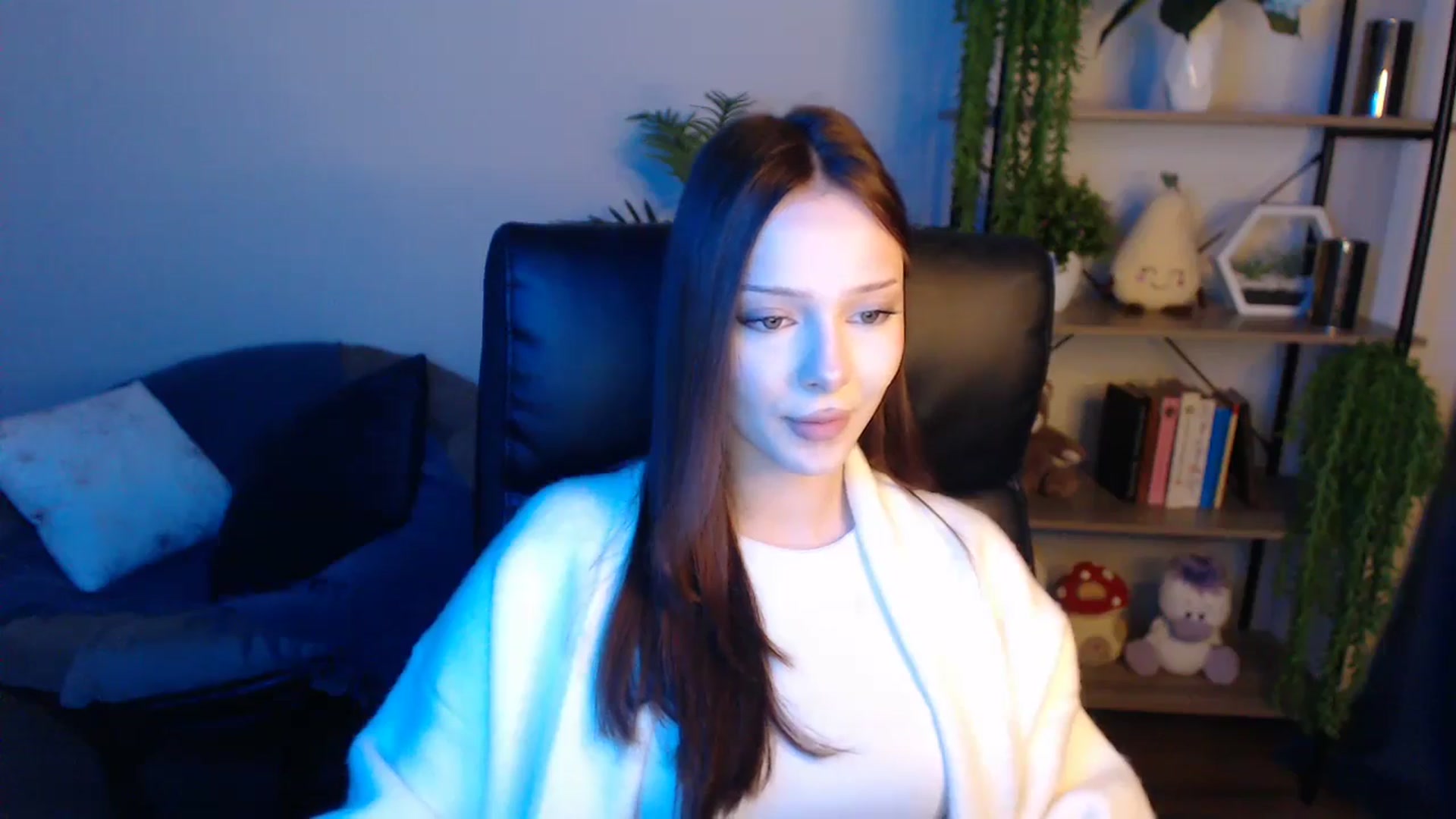 Gallery image thumbnail from KateManelli's myfreecams stream on, 04/22/2025, 12:47 image 15 of 20