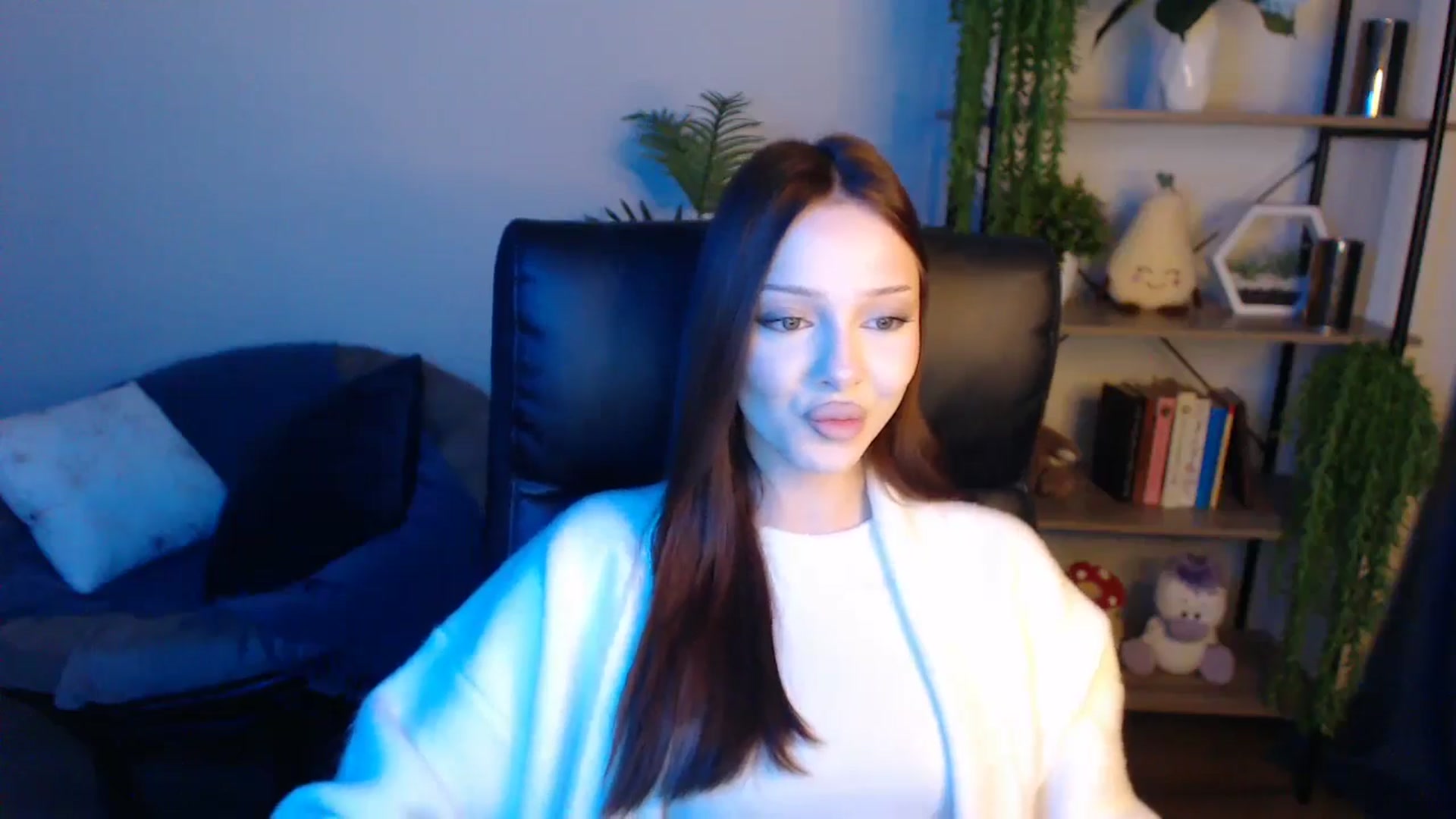 Gallery image thumbnail from KateManelli's myfreecams stream on, 04/22/2025, 13:47 image 7 of 20