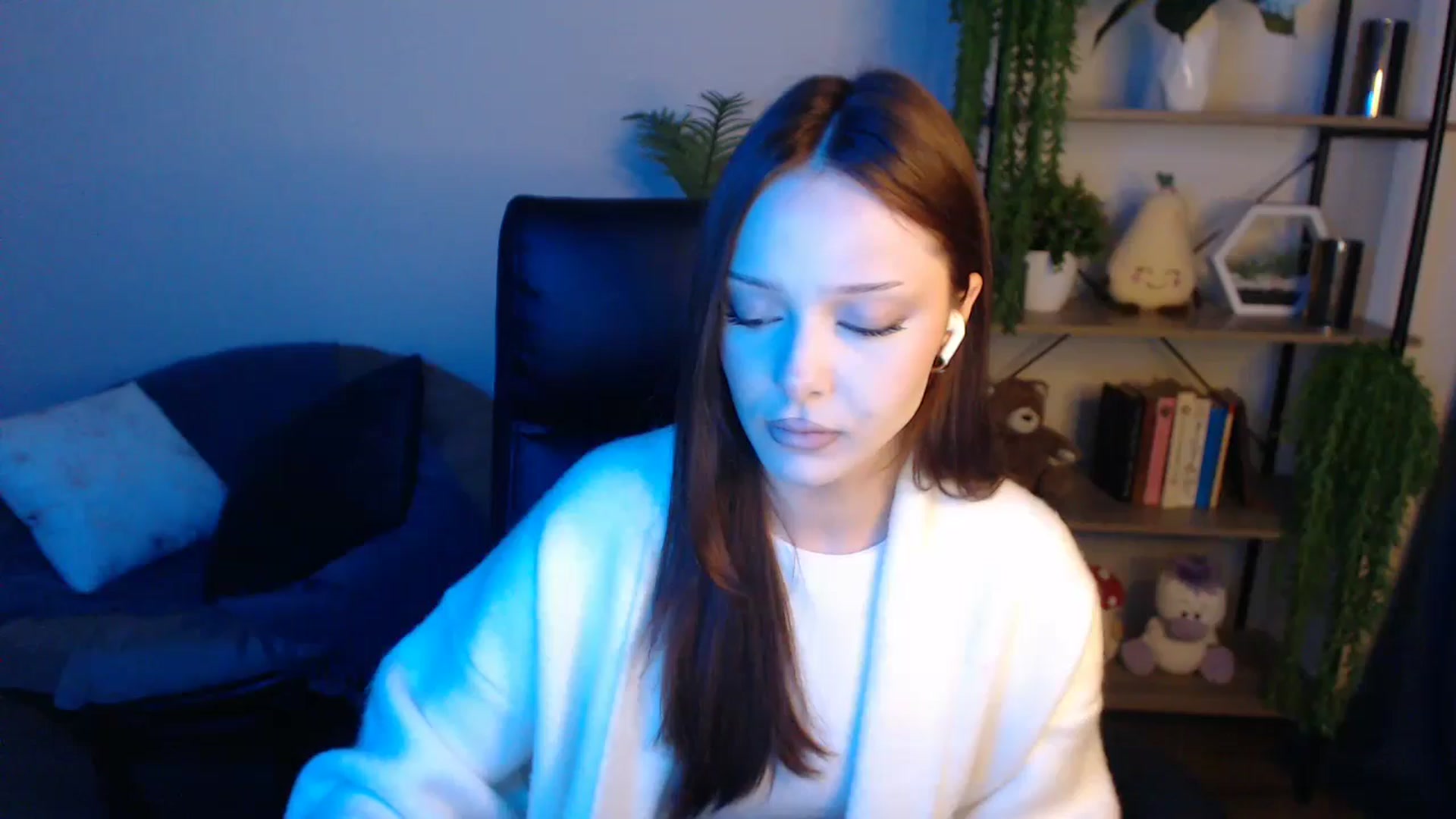 Gallery image thumbnail from KateManelli's myfreecams stream on, 04/22/2025, 13:47 image 15 of 20