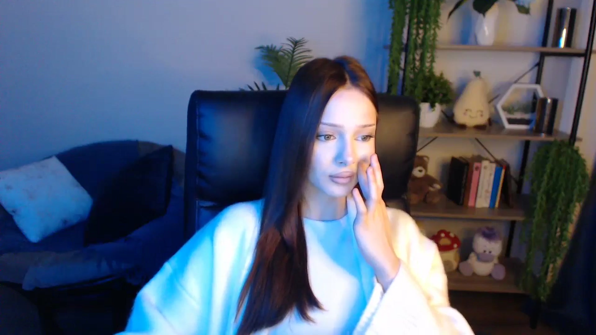 Gallery image thumbnail from KateManelli's myfreecams stream on, 04/22/2025, 13:47 image 4 of 20