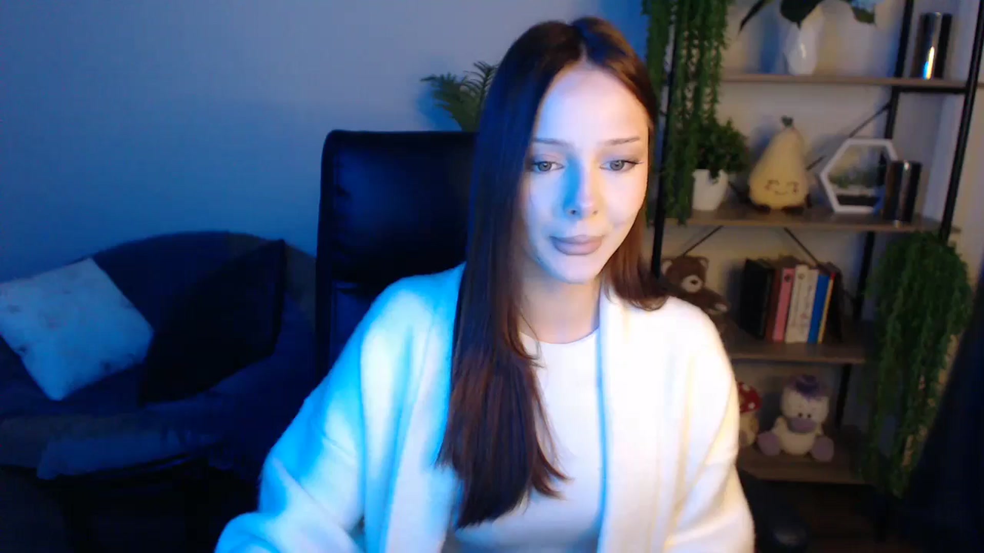 Gallery image thumbnail from KateManelli's myfreecams stream on, 04/22/2025, 13:47 image 17 of 20