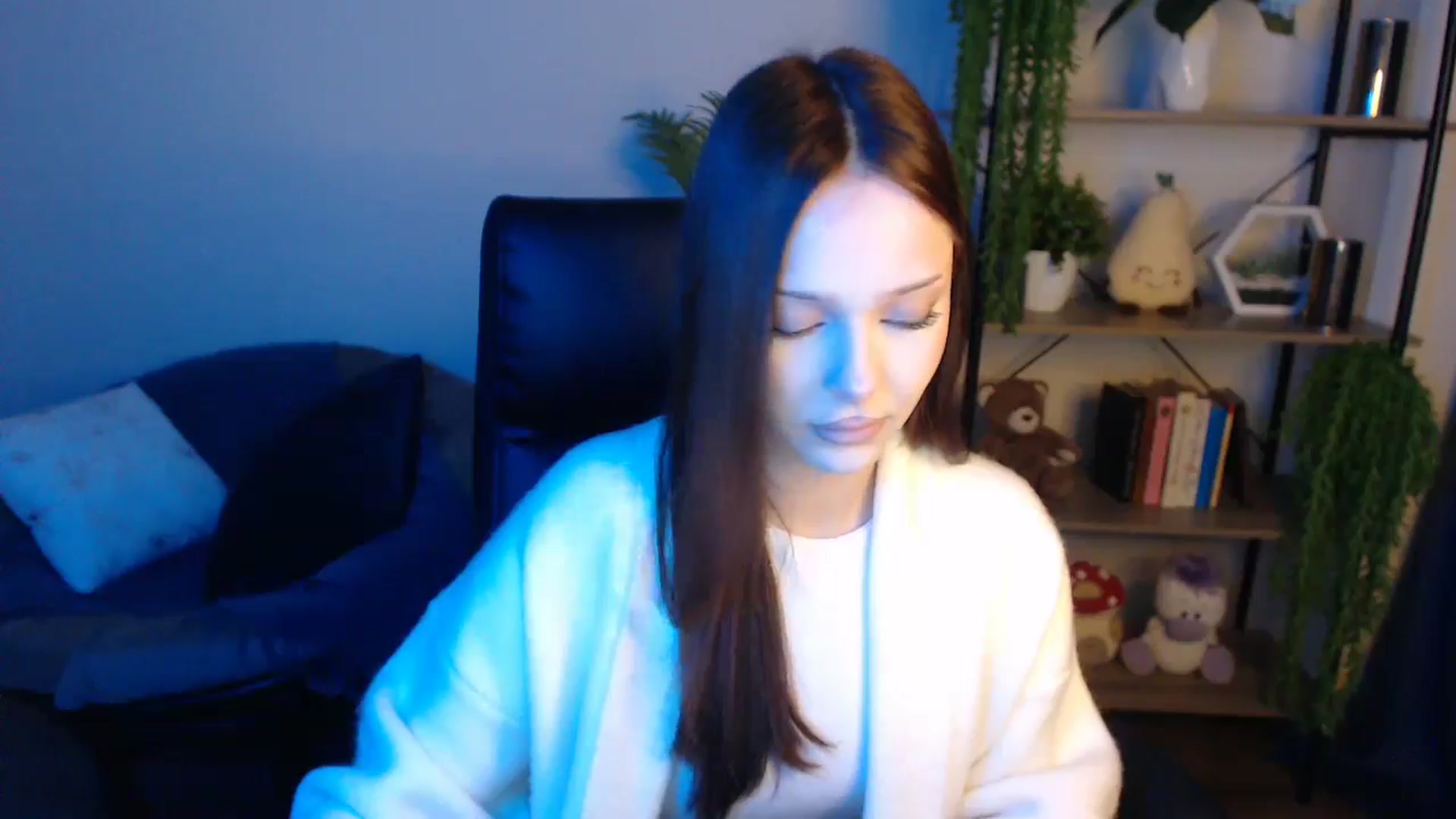 Gallery image thumbnail from KateManelli's myfreecams stream on, 04/22/2025, 13:47 image 13 of 20
