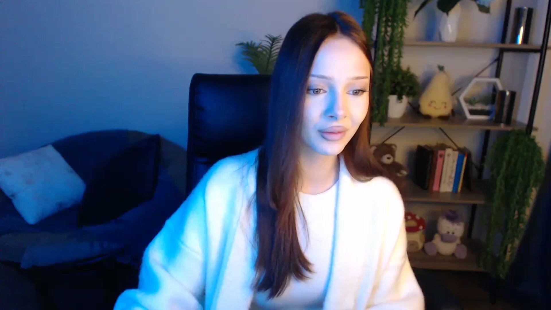 Gallery image thumbnail from KateManelli's myfreecams stream on, 04/22/2025, 13:47 image 11 of 20