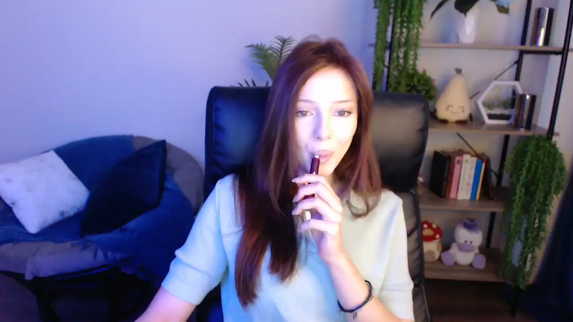 Gallery image thumbnail from KateManelli's myfreecams stream on, 04/25/2025, 08:44 image 11 of 20