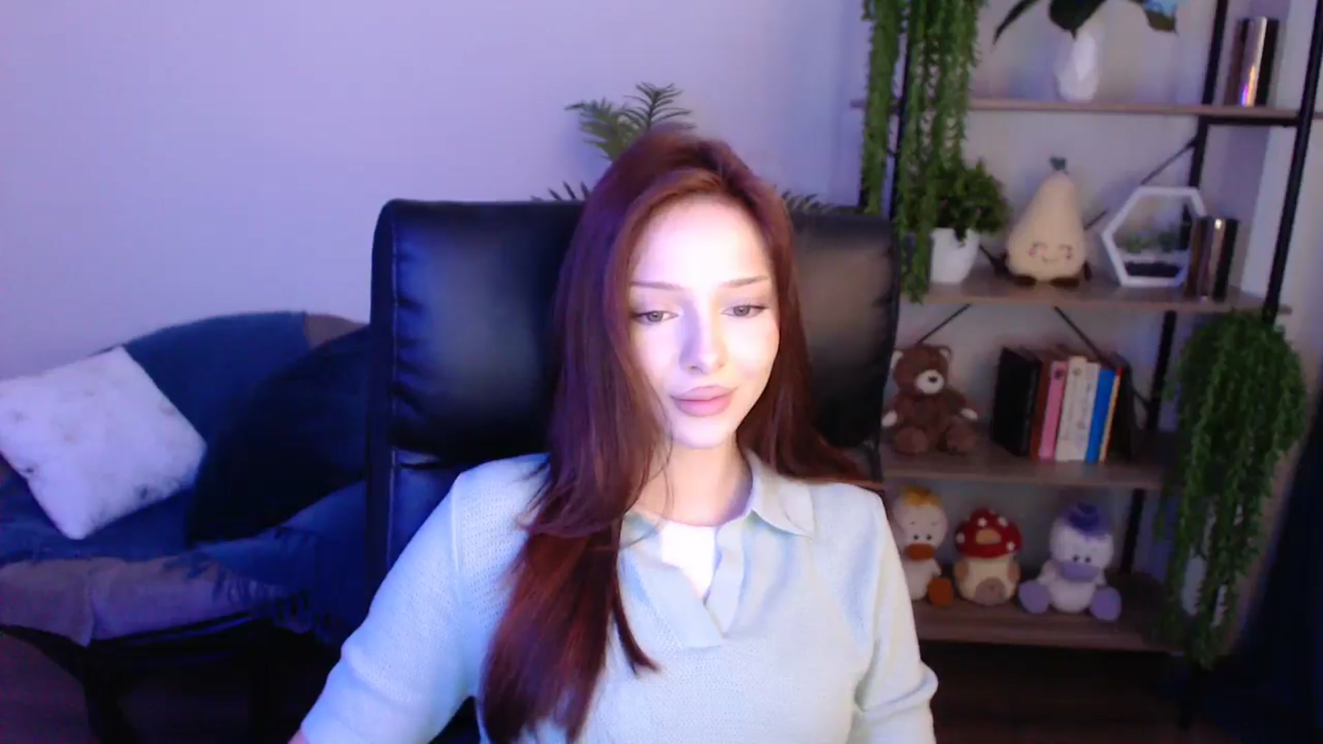 Gallery image thumbnail from KateManelli's myfreecams stream on, 04/25/2025, 11:02 image 10 of 20