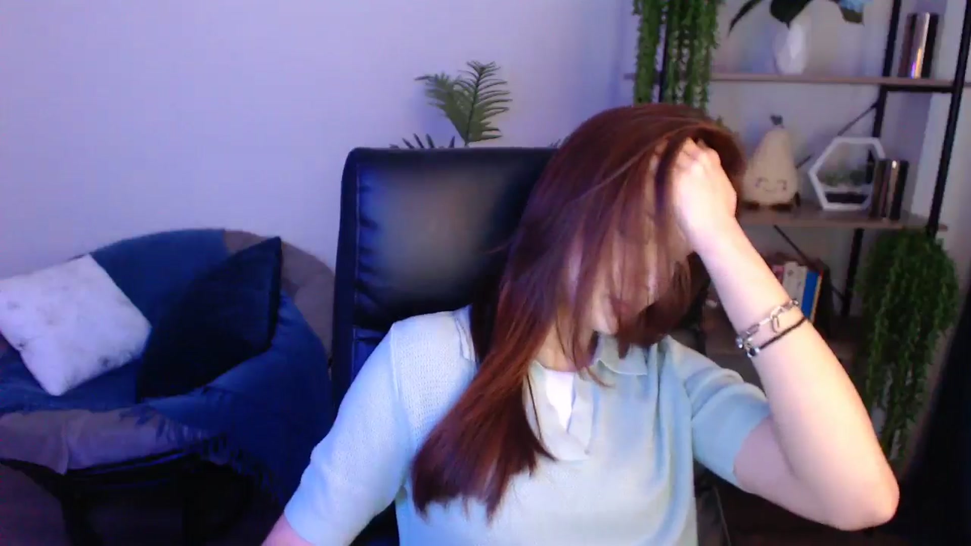 Gallery image thumbnail from KateManelli's myfreecams stream on, 04/25/2025, 11:02 image 12 of 20