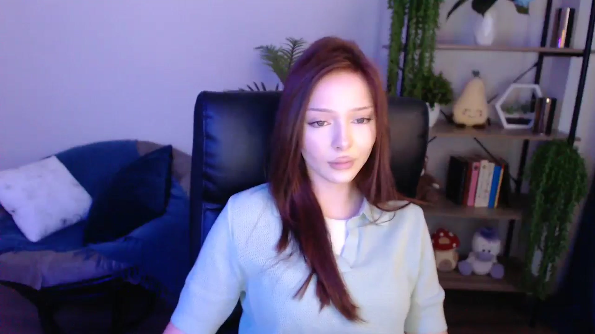 Gallery image thumbnail from KateManelli's myfreecams stream on, 04/25/2025, 11:02 image 17 of 20
