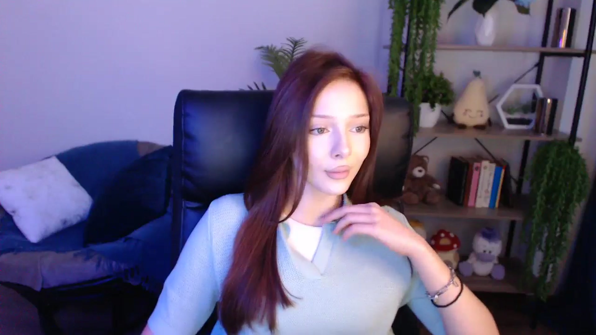 Gallery image thumbnail from KateManelli's myfreecams stream on, 04/25/2025, 11:02 image 7 of 20