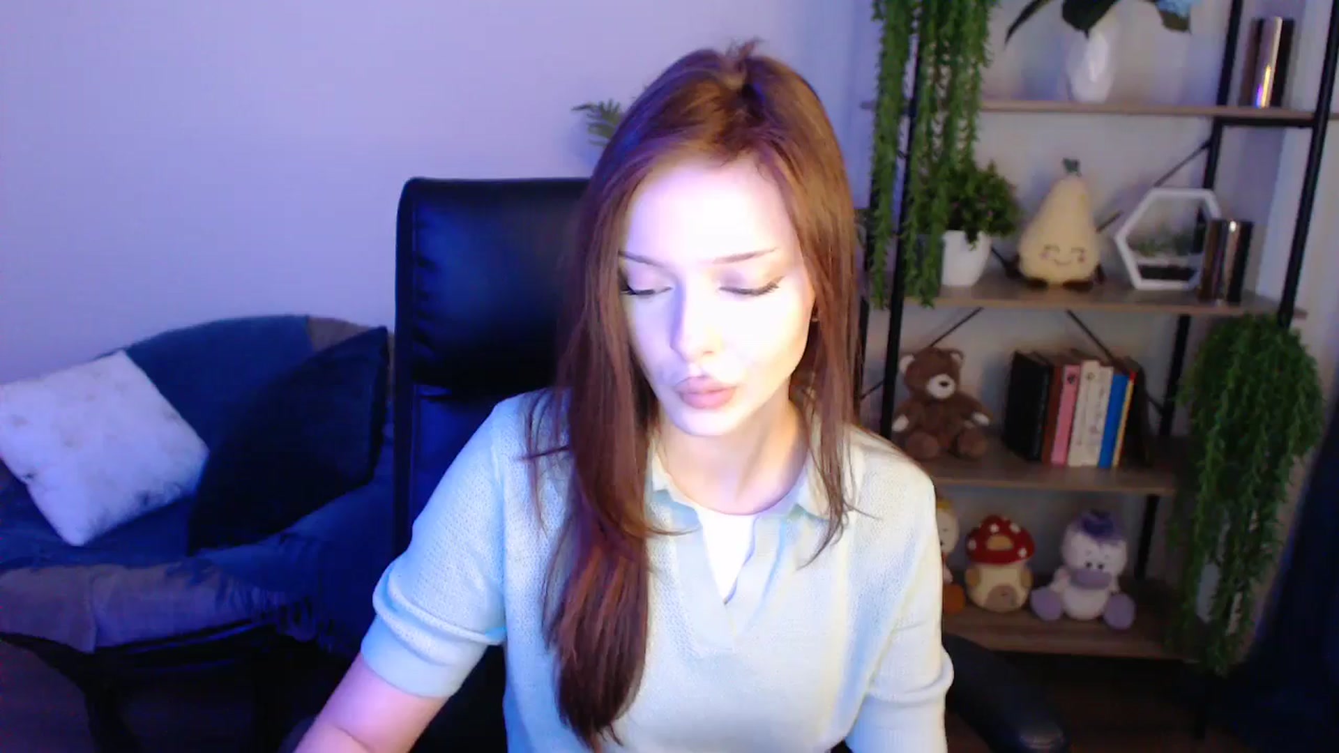 Gallery image thumbnail from KateManelli's myfreecams stream on, 04/25/2025, 13:37 image 3 of 20