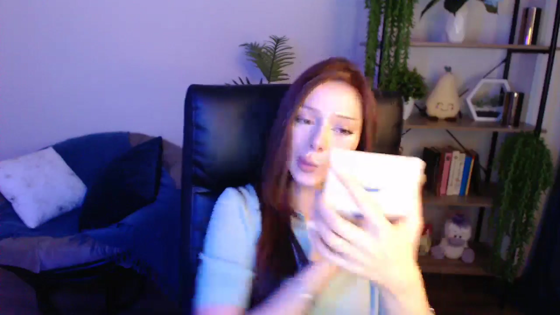 Gallery image thumbnail from KateManelli's myfreecams stream on, 04/25/2025, 13:37 image 11 of 20