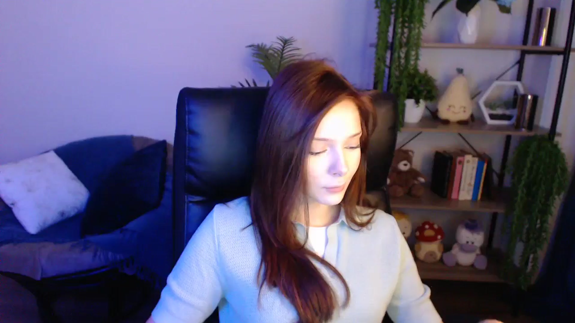 Gallery image thumbnail from KateManelli's myfreecams stream on, 04/25/2025, 13:37 image 13 of 20