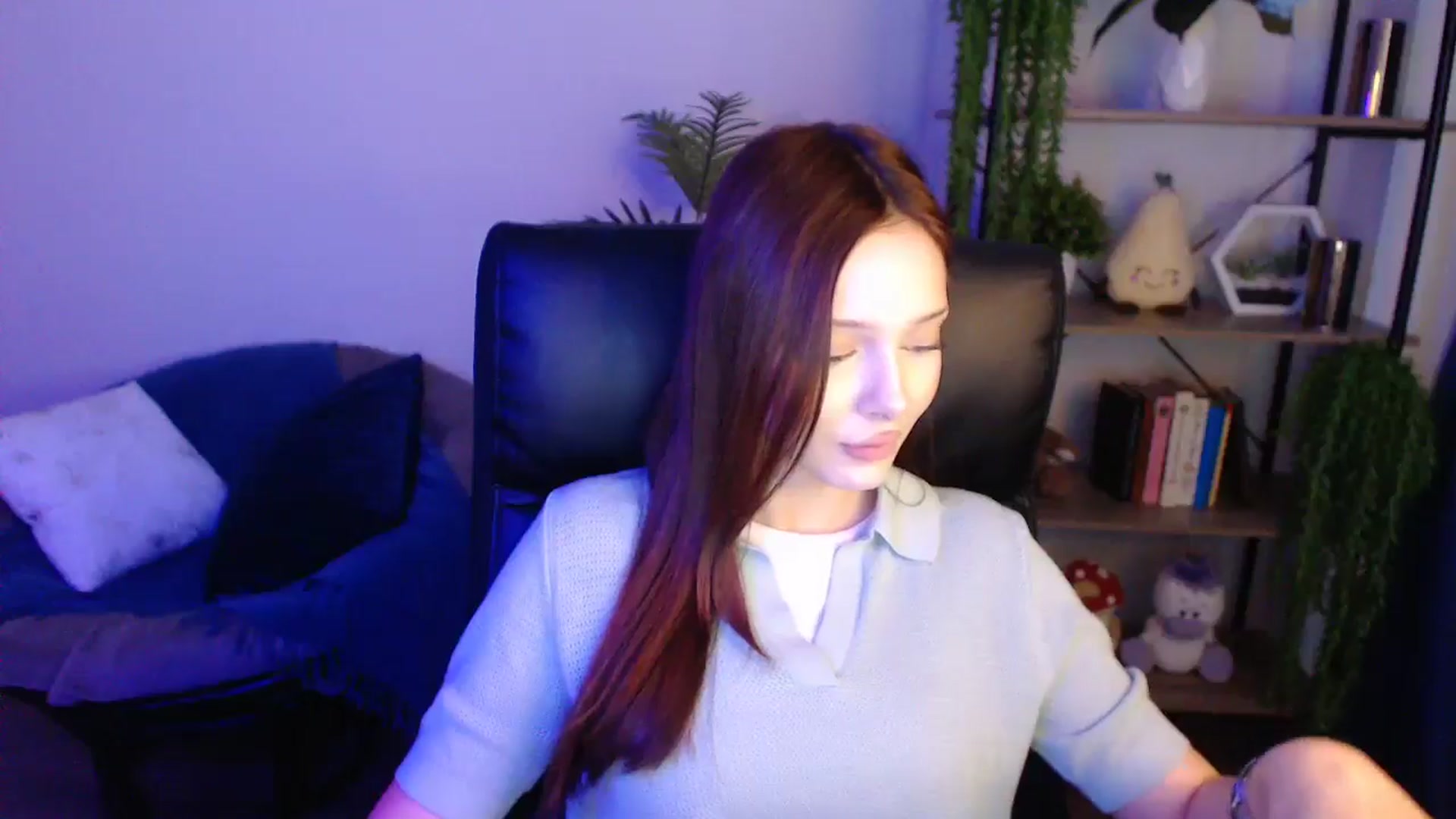Gallery image thumbnail from KateManelli's myfreecams stream on, 04/26/2025, 12:35 image 6 of 20
