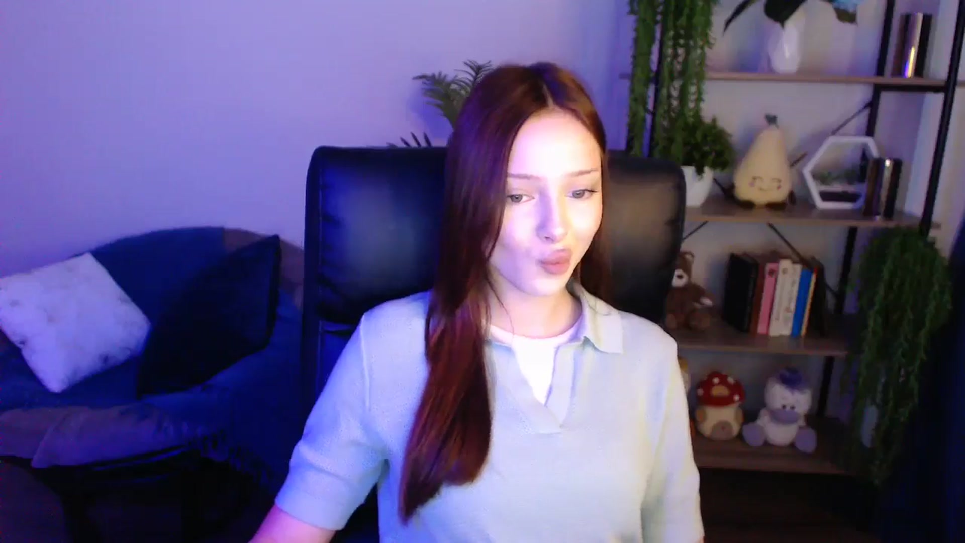 Gallery image thumbnail from KateManelli's myfreecams stream on, 04/26/2025, 12:35 image 15 of 20