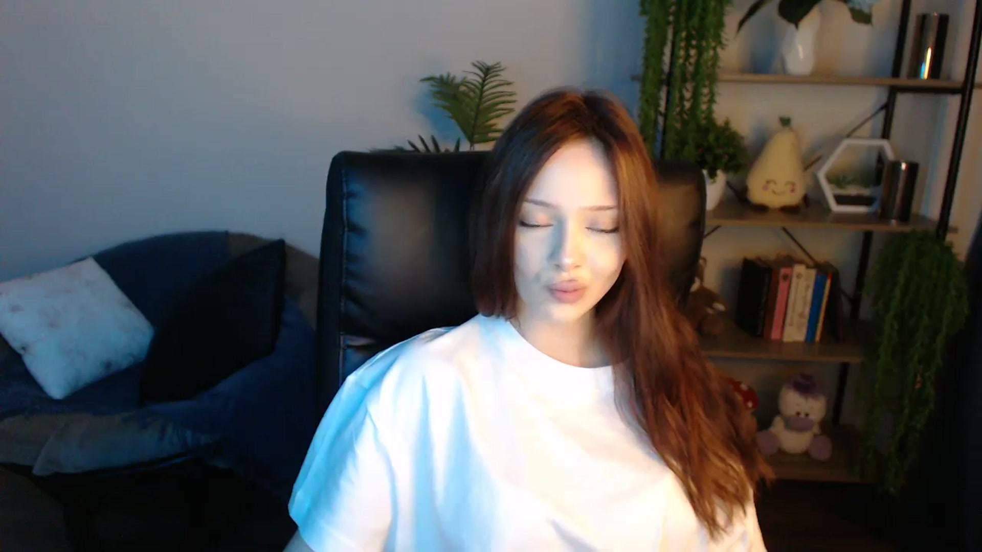 Gallery image thumbnail from KateManelli's myfreecams stream on, 04/27/2025, 10:43 image 18 of 20