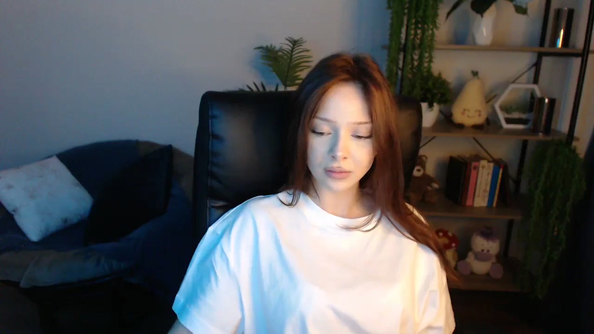 Gallery image thumbnail from KateManelli's myfreecams stream on, 04/27/2025, 10:43 image 13 of 20