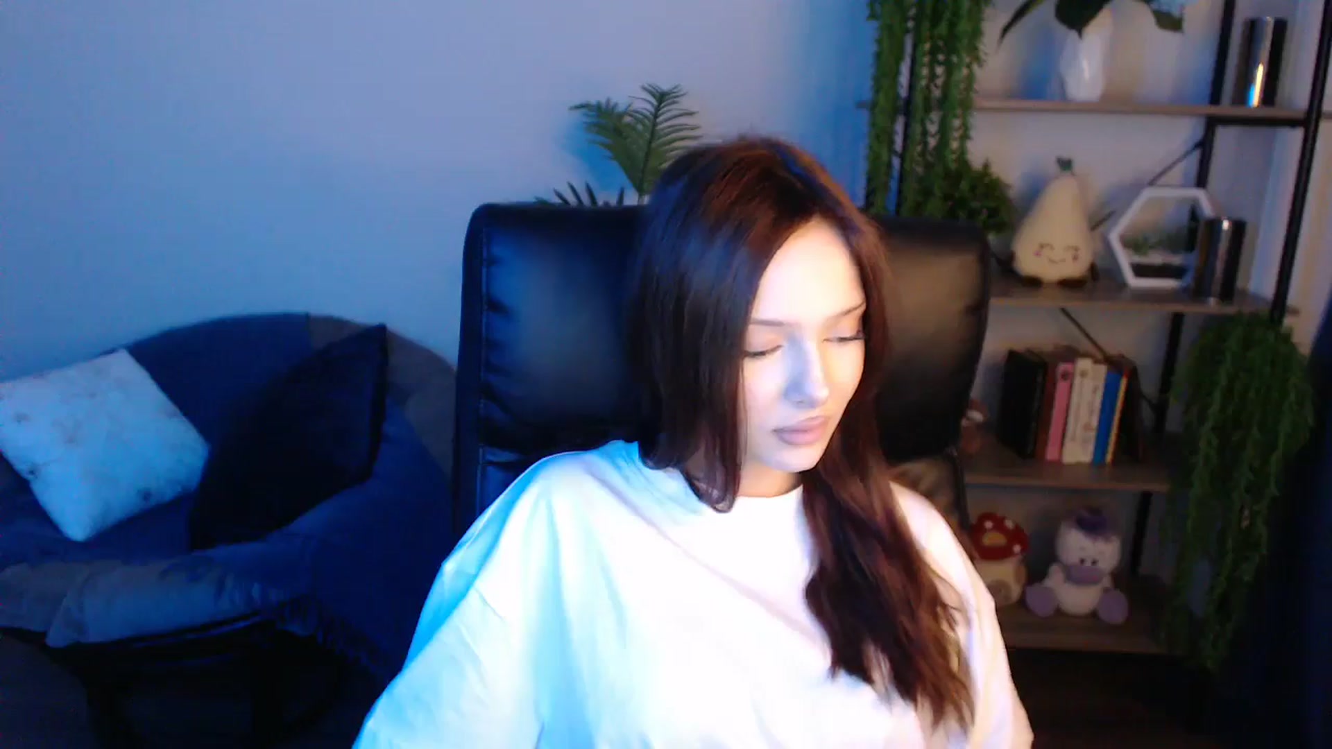 Gallery image thumbnail from KateManelli's myfreecams stream on, 04/27/2025, 13:07 image 12 of 20