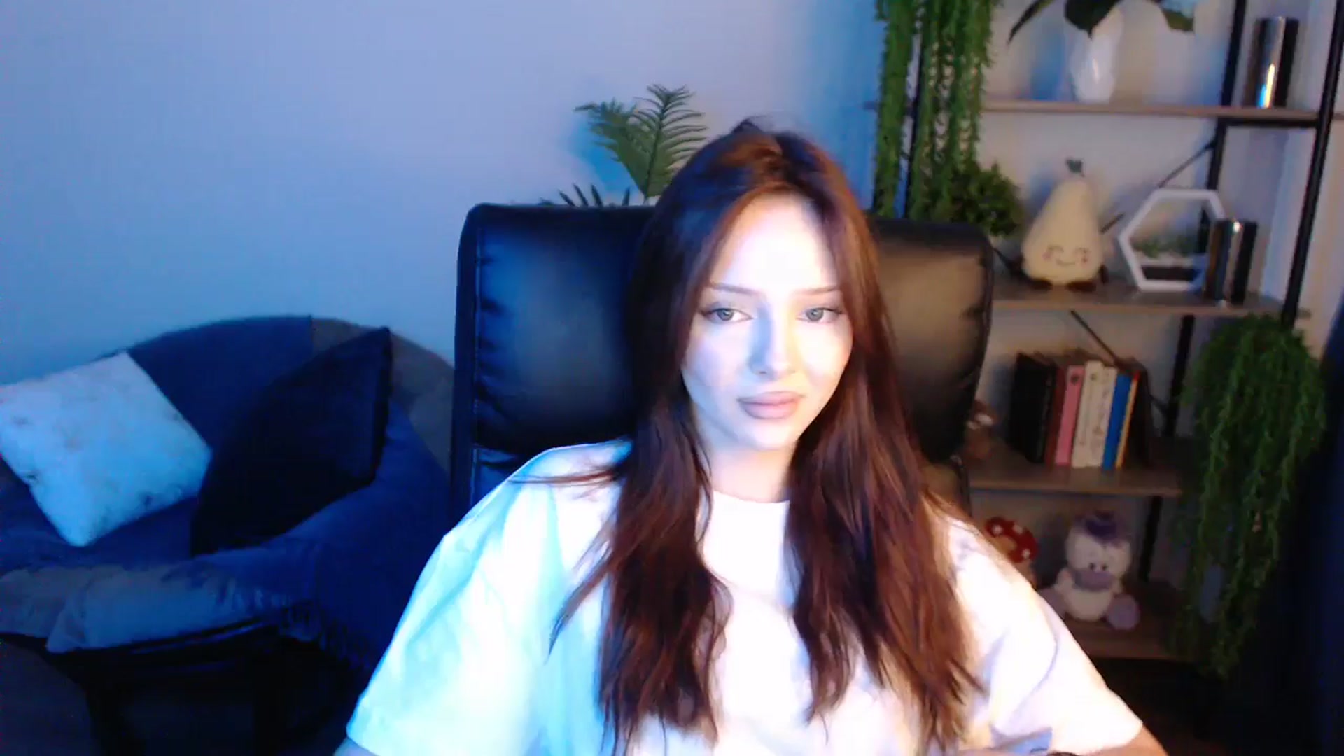 Gallery image thumbnail from KateManelli's myfreecams stream on, 04/27/2025, 13:07 image 17 of 20