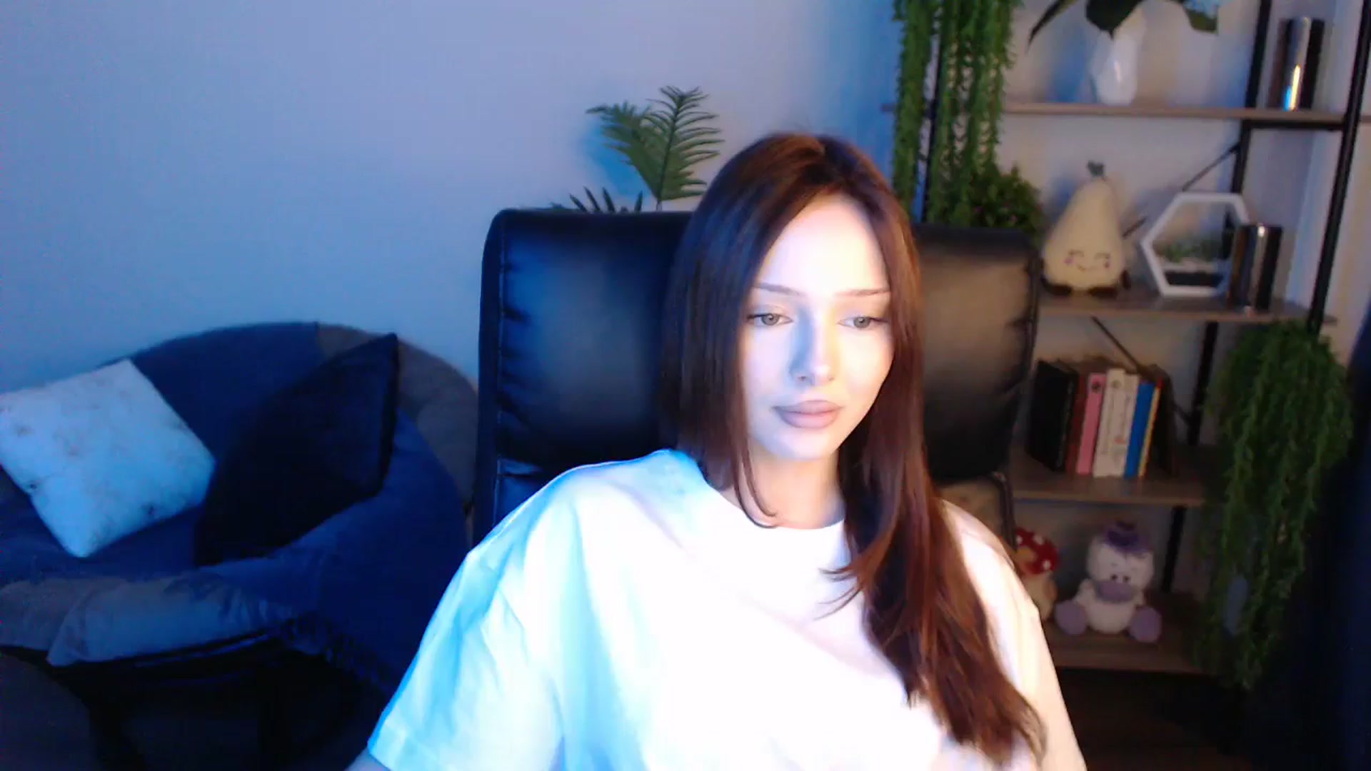 Gallery image thumbnail from KateManelli's myfreecams stream on, 04/27/2025, 13:07 image 13 of 20