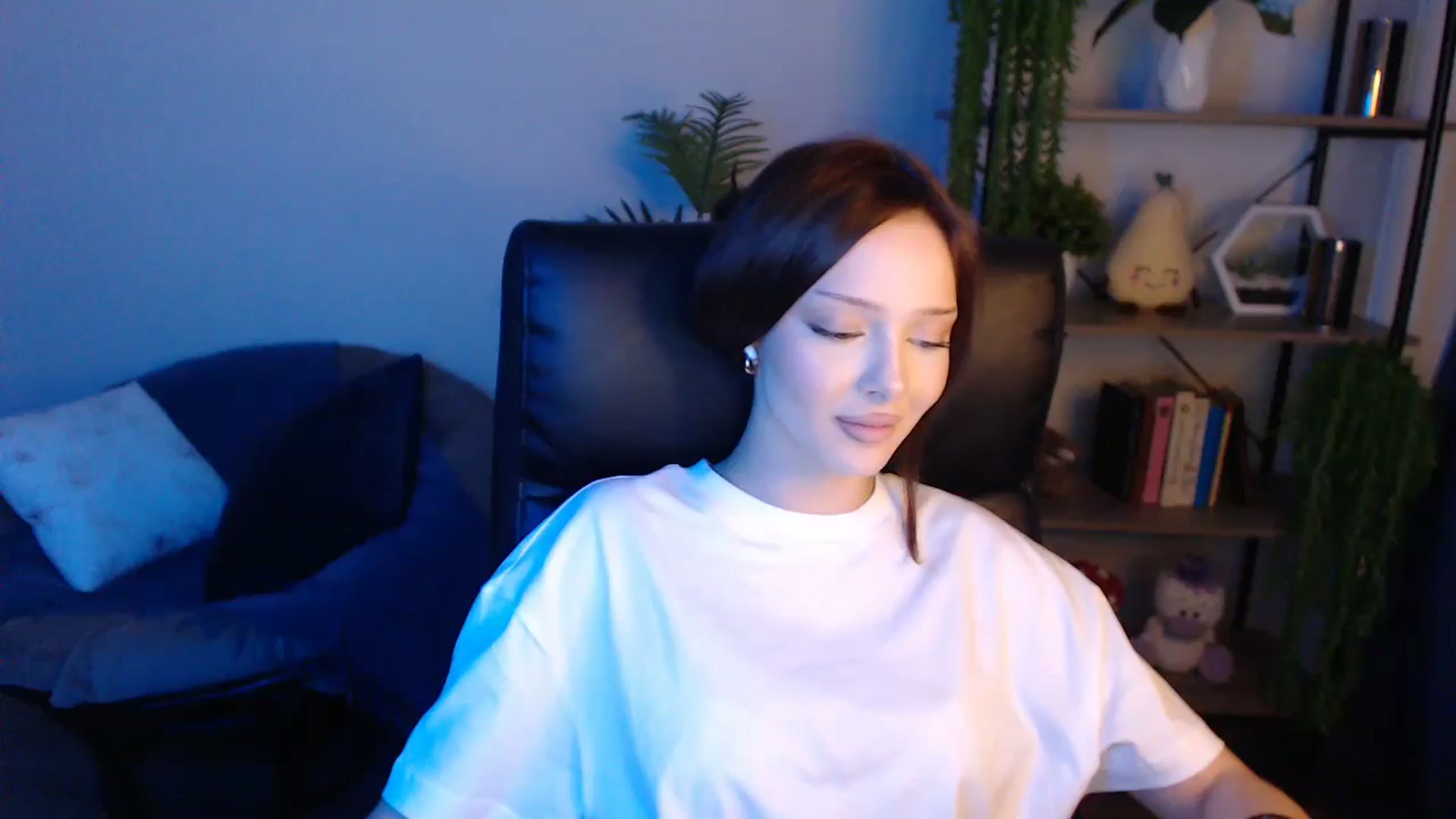 Gallery image thumbnail from KateManelli's myfreecams stream on, 04/27/2025, 13:07 image 7 of 20