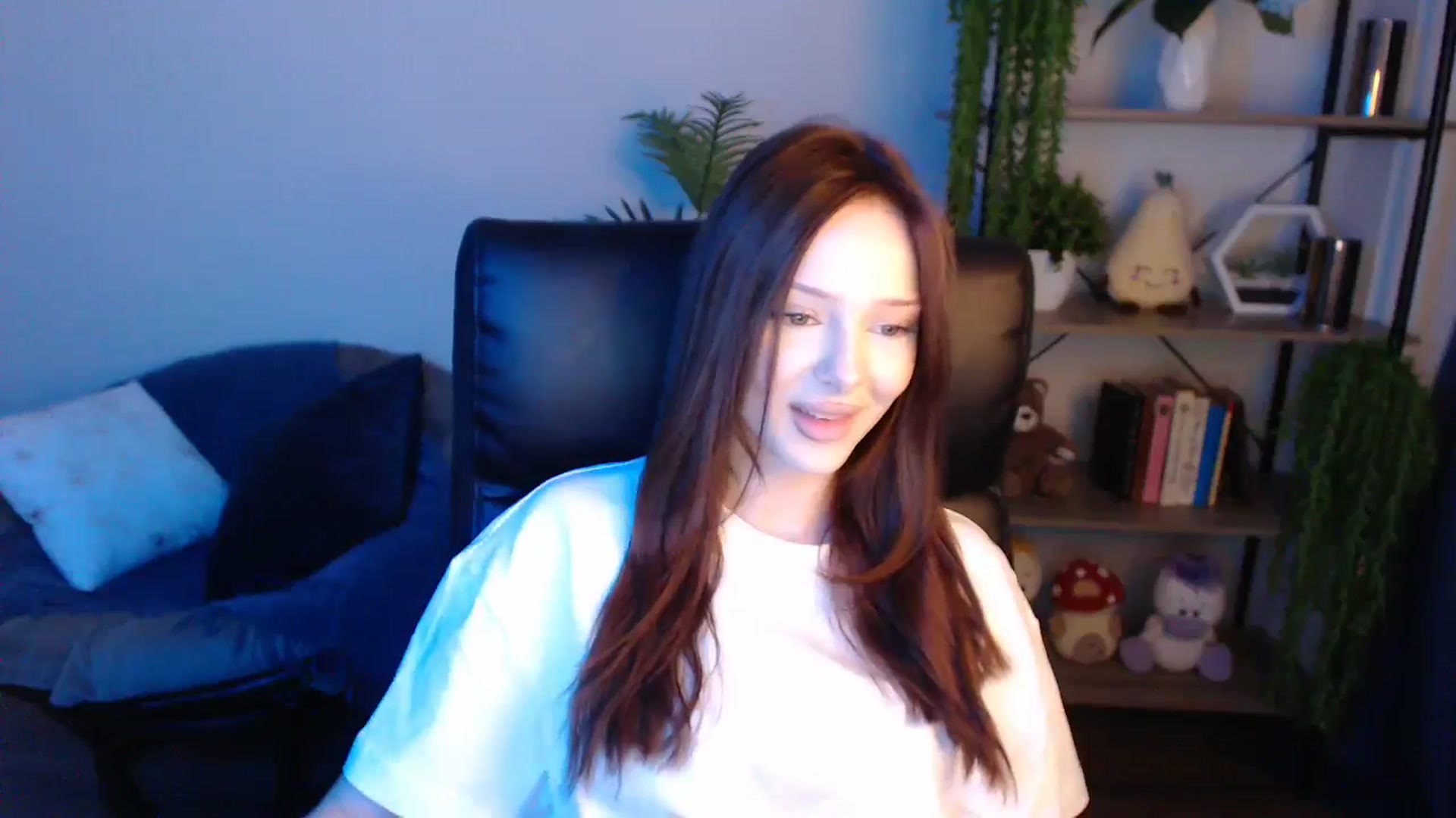 Gallery image thumbnail from KateManelli's myfreecams stream on, 04/27/2025, 13:25 image 16 of 20