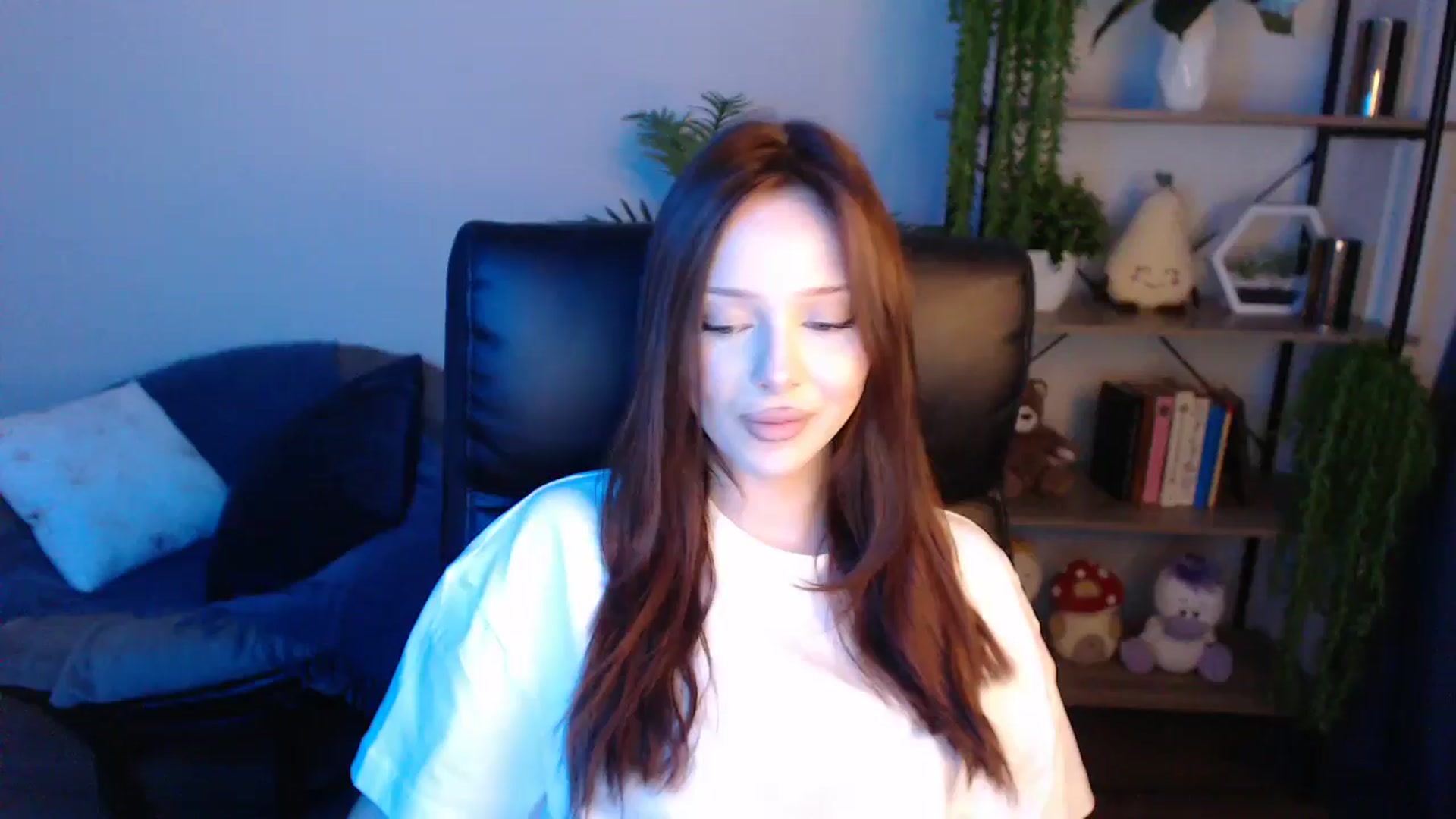 Gallery image thumbnail from KateManelli's myfreecams stream on, 04/27/2025, 13:25 image 13 of 20
