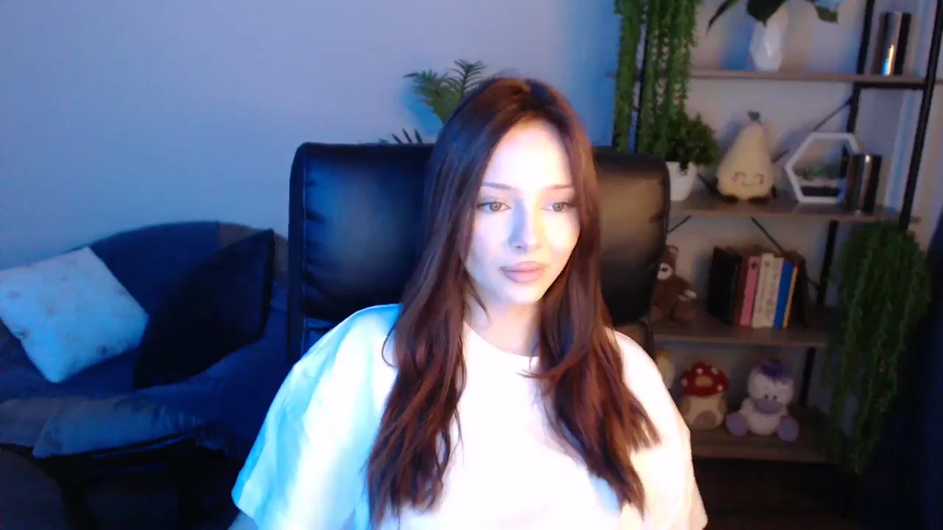 Gallery image thumbnail from KateManelli's myfreecams stream on, 04/27/2025, 13:25 image 11 of 20