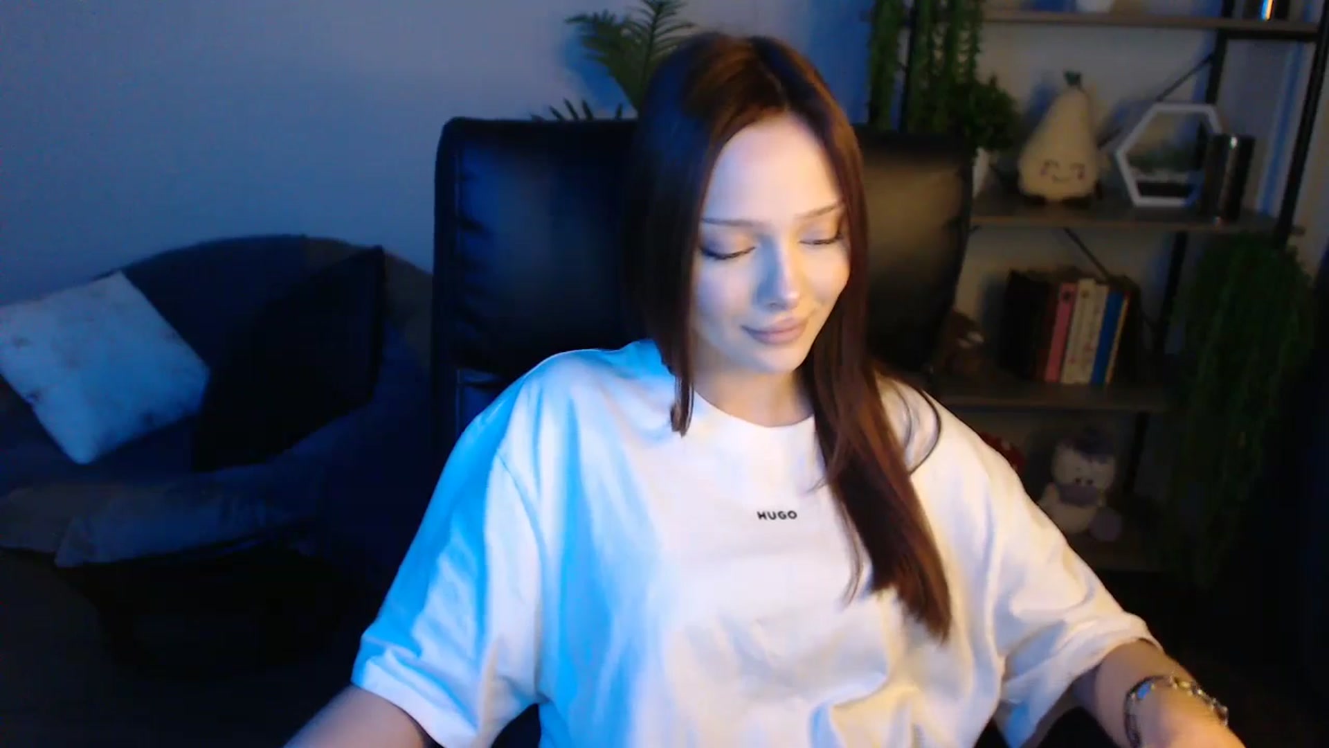 Gallery image thumbnail from KateManelli's myfreecams stream on, 04/28/2025, 13:12 image 16 of 20