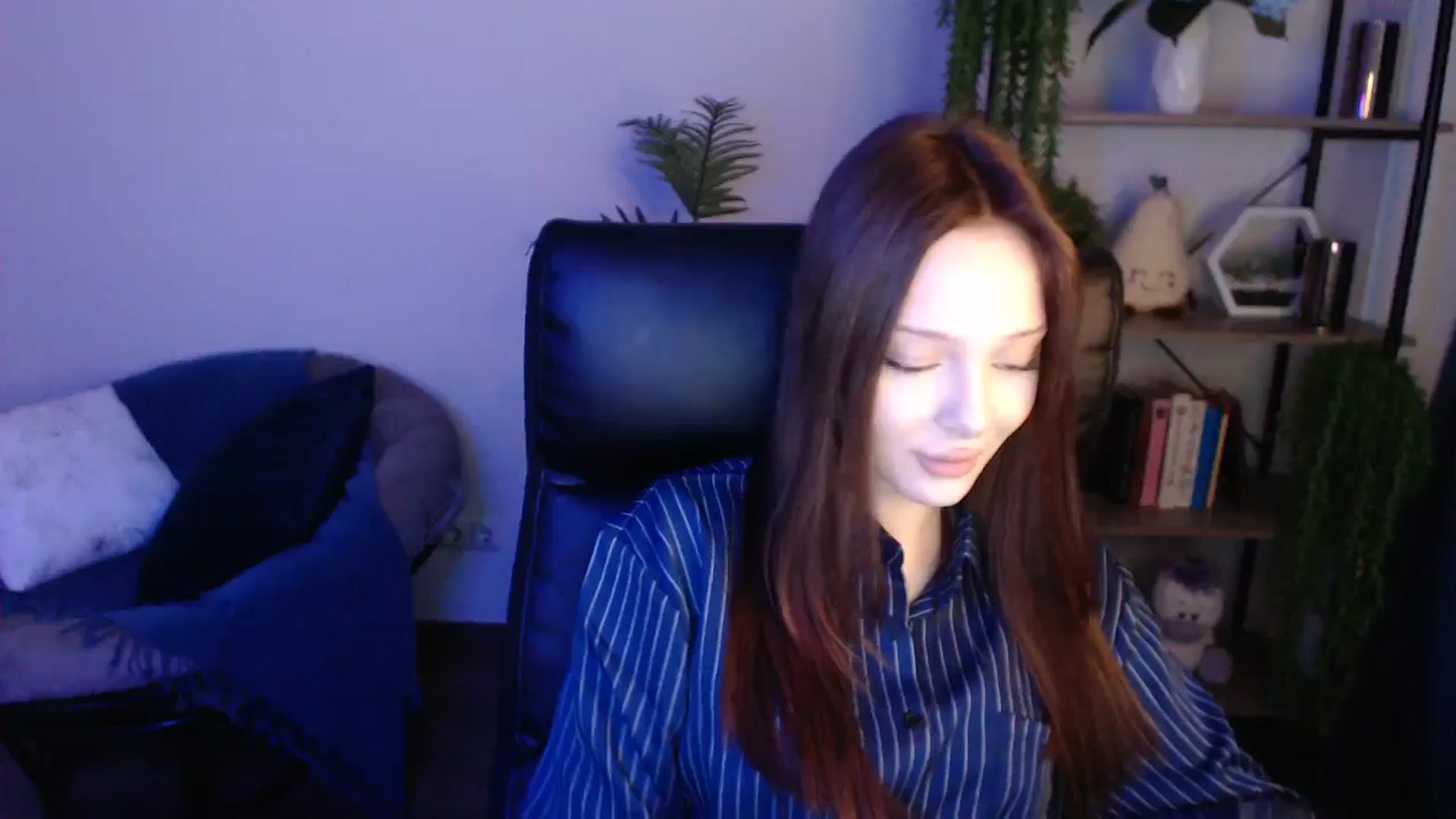 Gallery image thumbnail from KateManelli's myfreecams stream on, 04/30/2025, 08:45 image 15 of 20