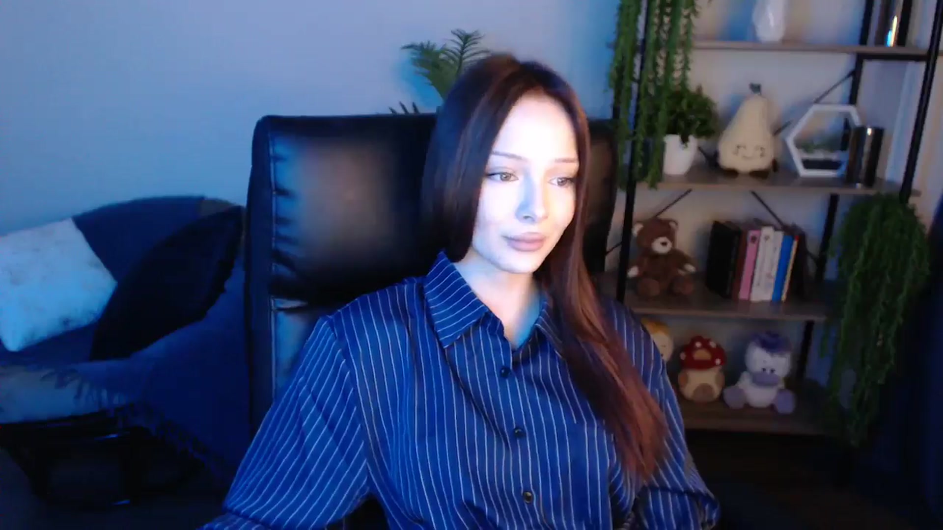 Gallery image thumbnail from KateManelli's myfreecams stream on, 04/30/2025, 10:43 image 9 of 20