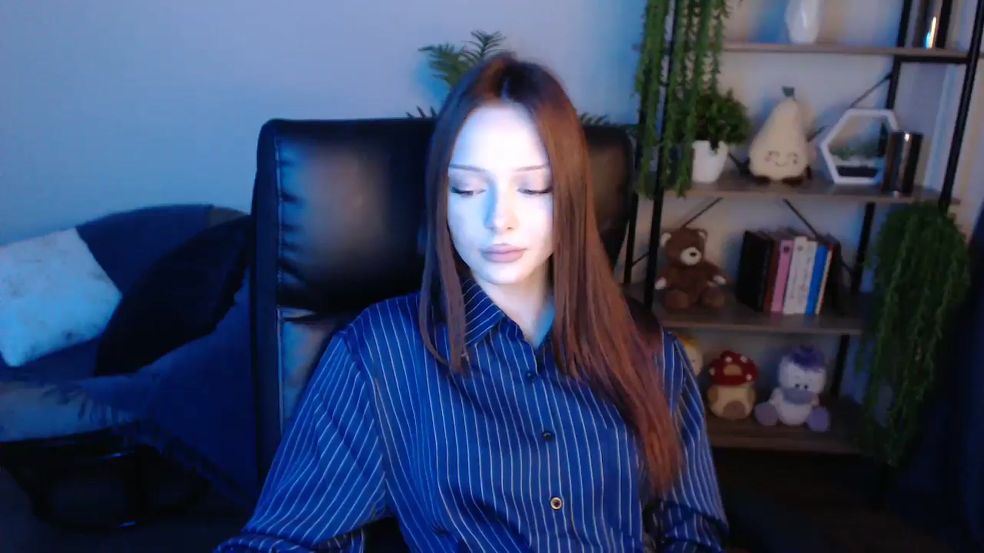 Gallery image thumbnail from KateManelli's myfreecams stream on, 04/30/2025, 10:43 image 13 of 20